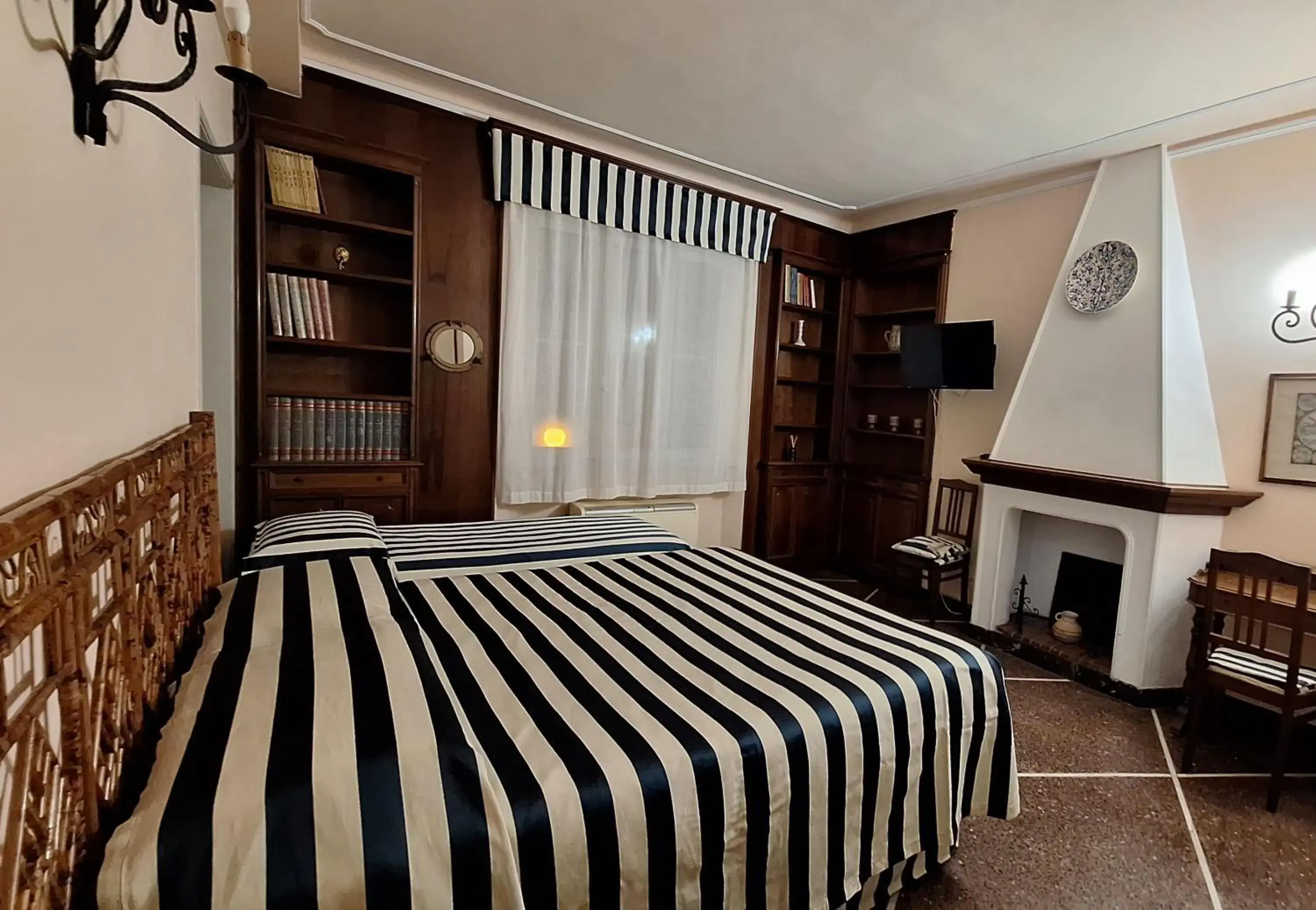 Triple Room with Private Bathroom - single occupancy in Red Horse Triple Room with Private Bathroom - single occupancy in Red Horse