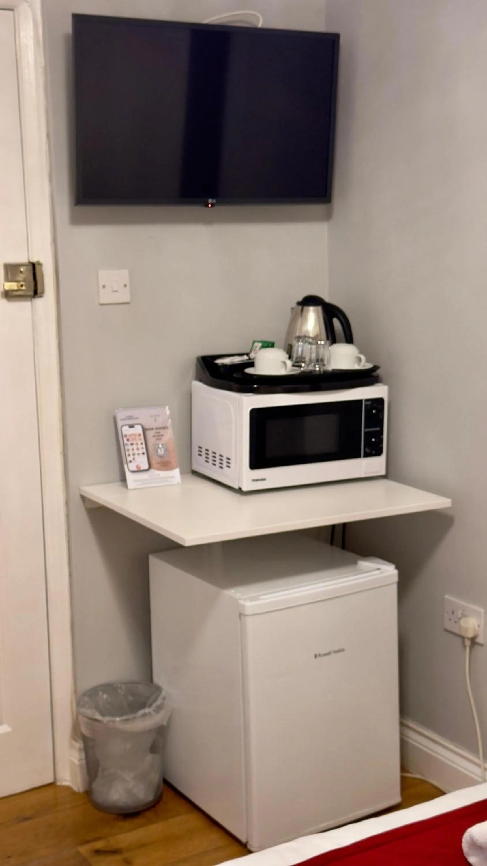 TV and multimedia in Classic Hyde Park Hotel