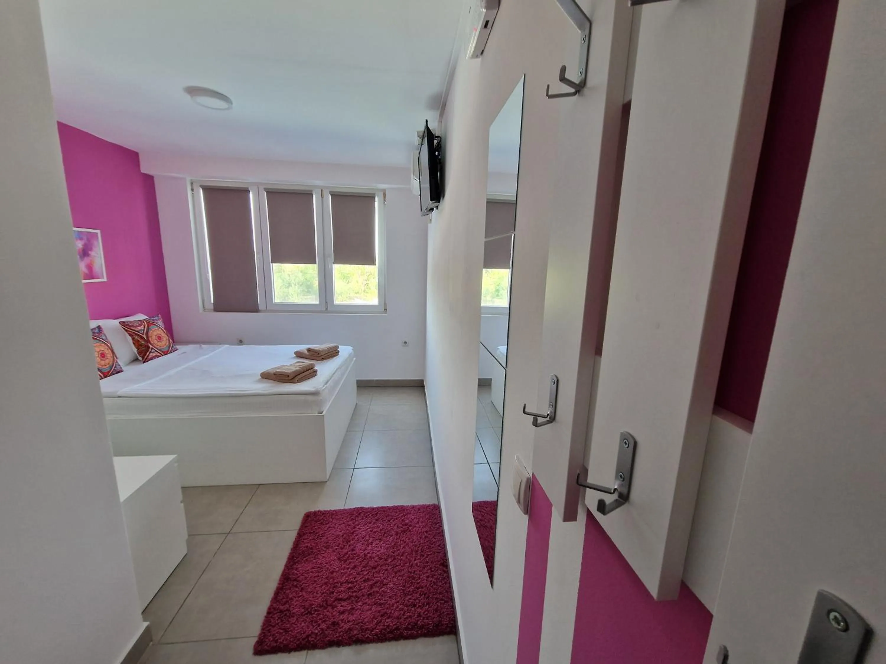 Photo of the whole room, Bed in Flamingo Resort