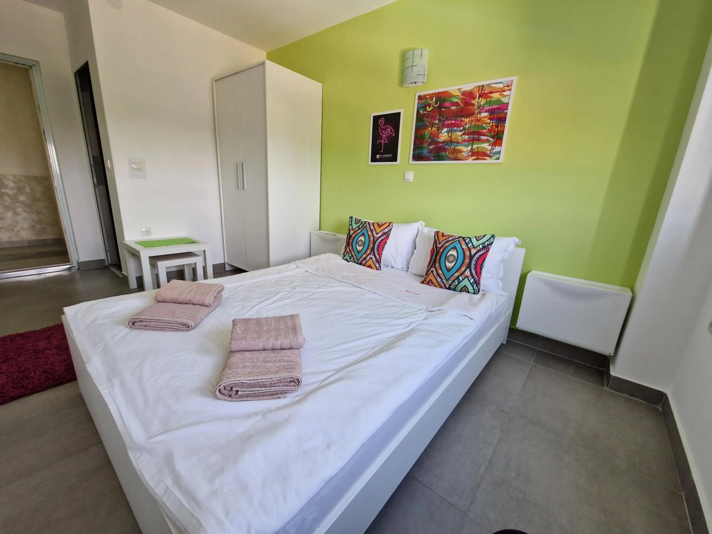 Photo of the whole room, Bed in Flamingo Resort