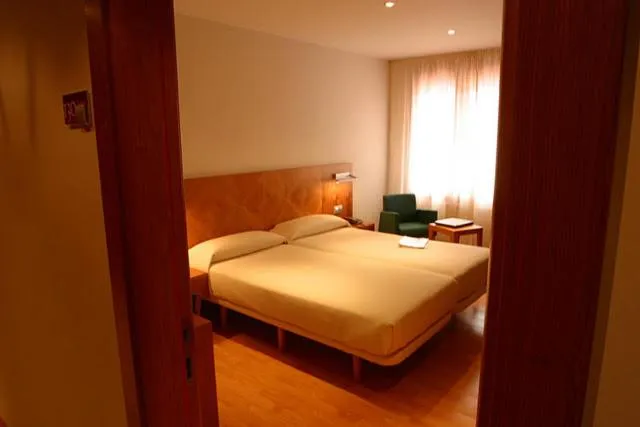 Photo of the whole room, Bed in AB Murias Blancas