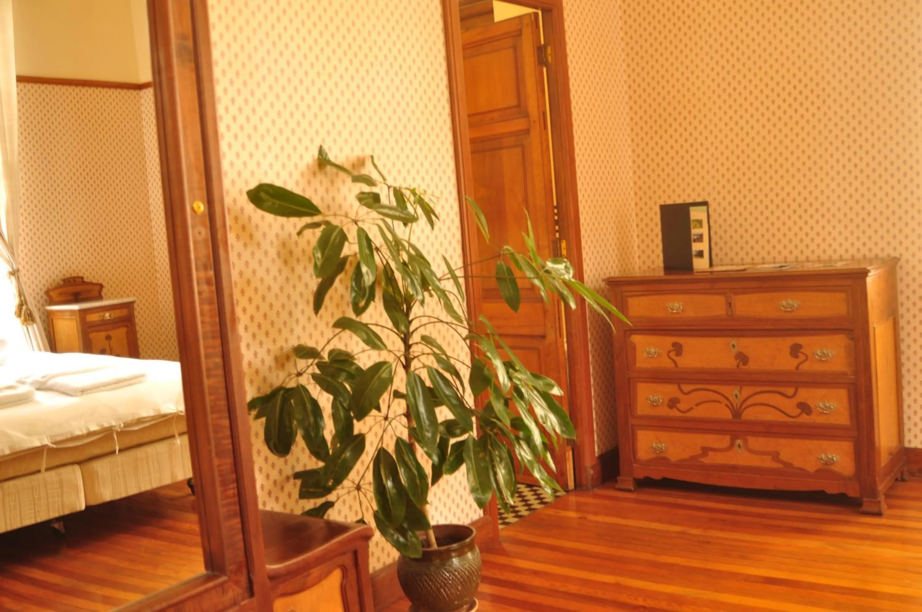 Photo of the whole room, Bed in Hotel Boutique El Consulado