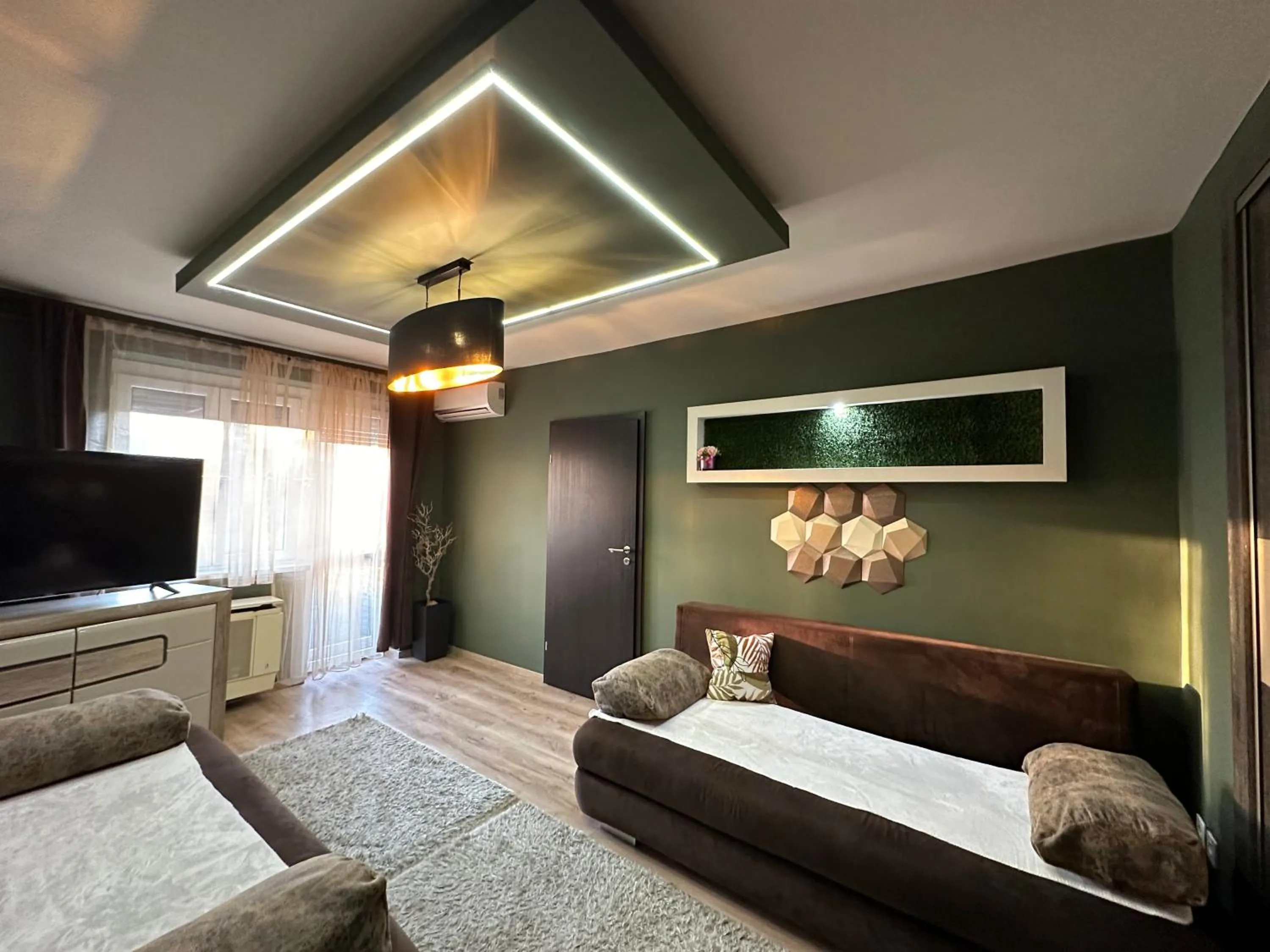 Mox Downtown Apartman