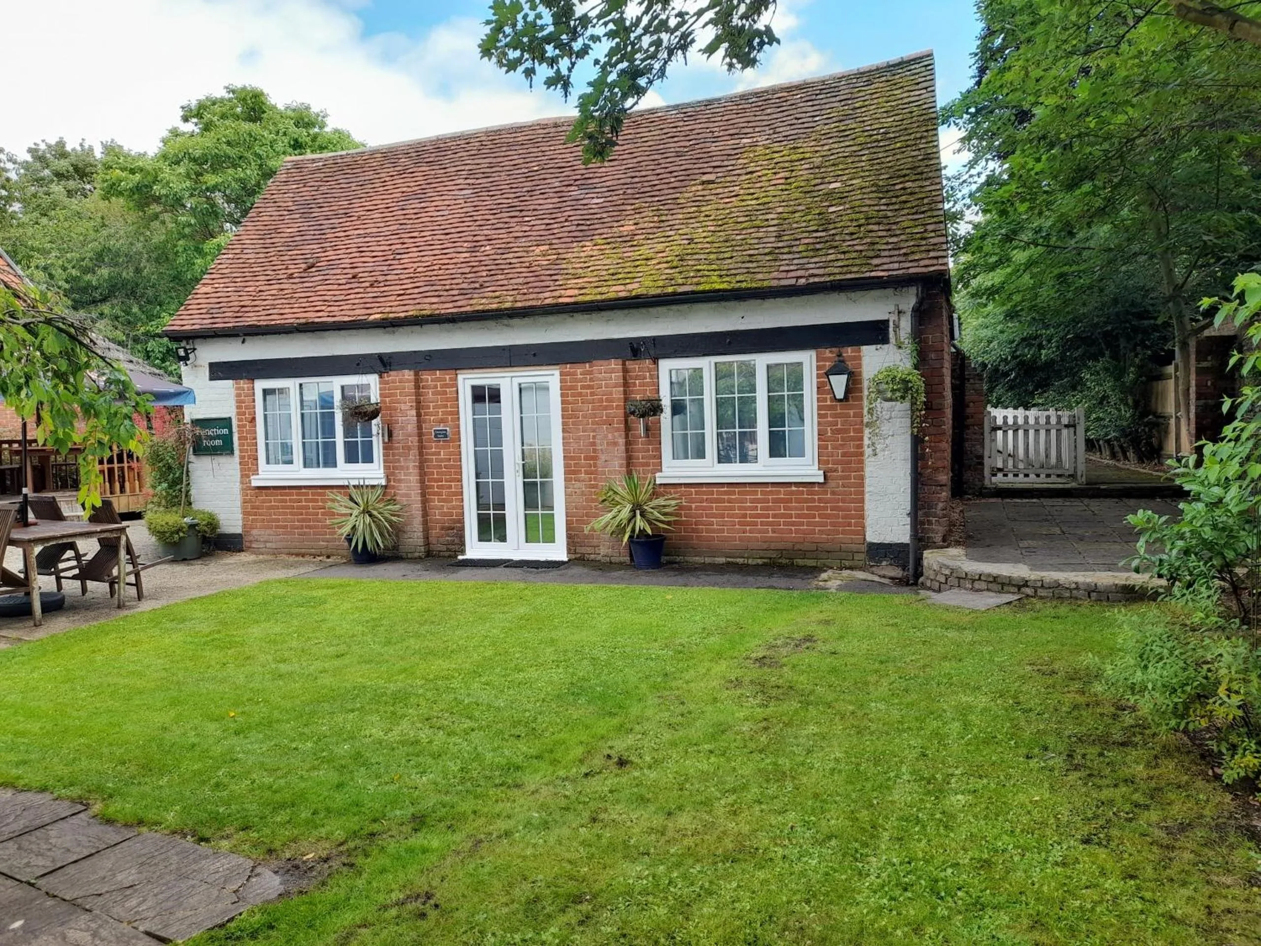 Property building in The George & Dragon Hotel