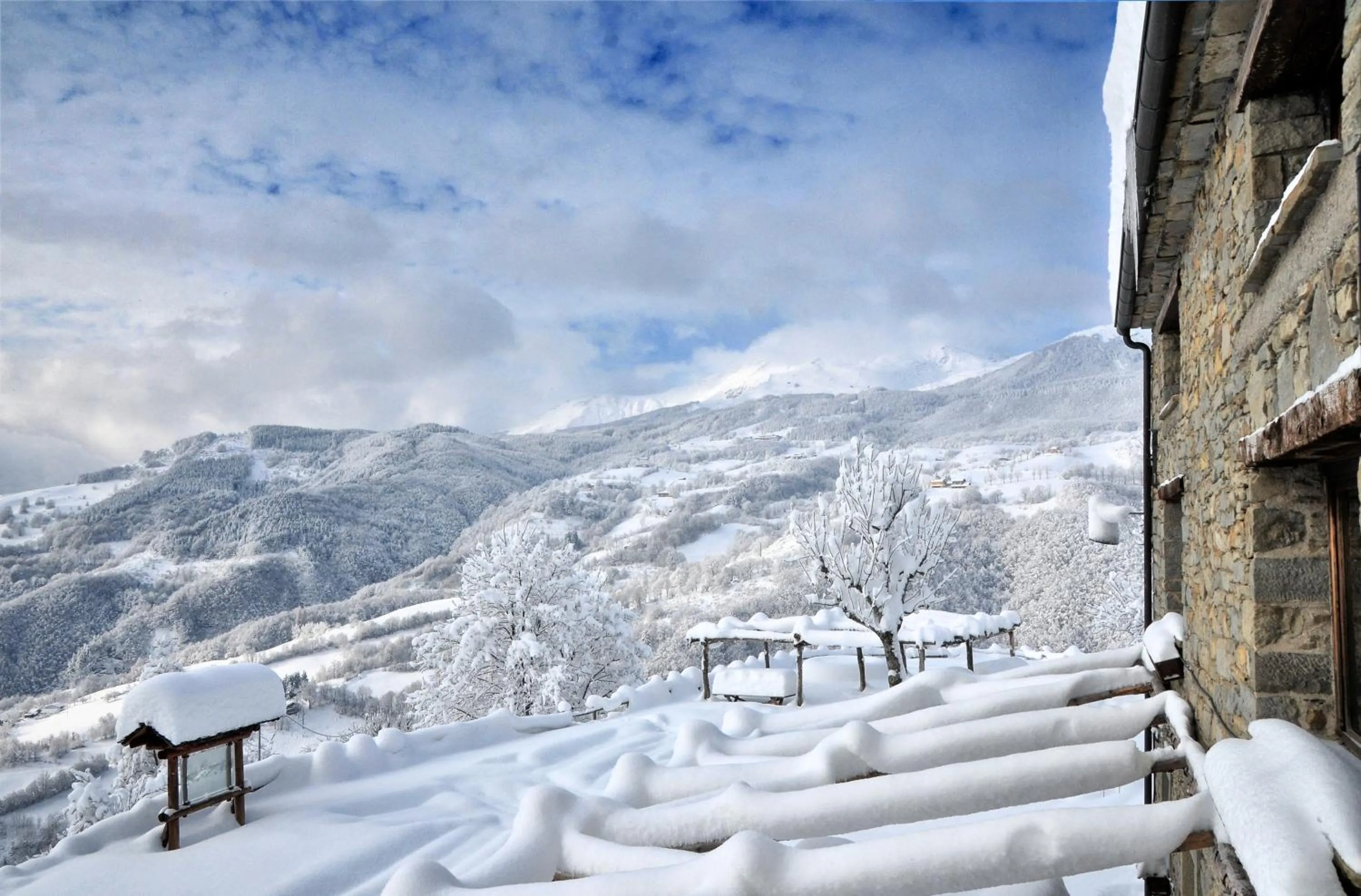 Mountain view in Agriturismo del Cimone