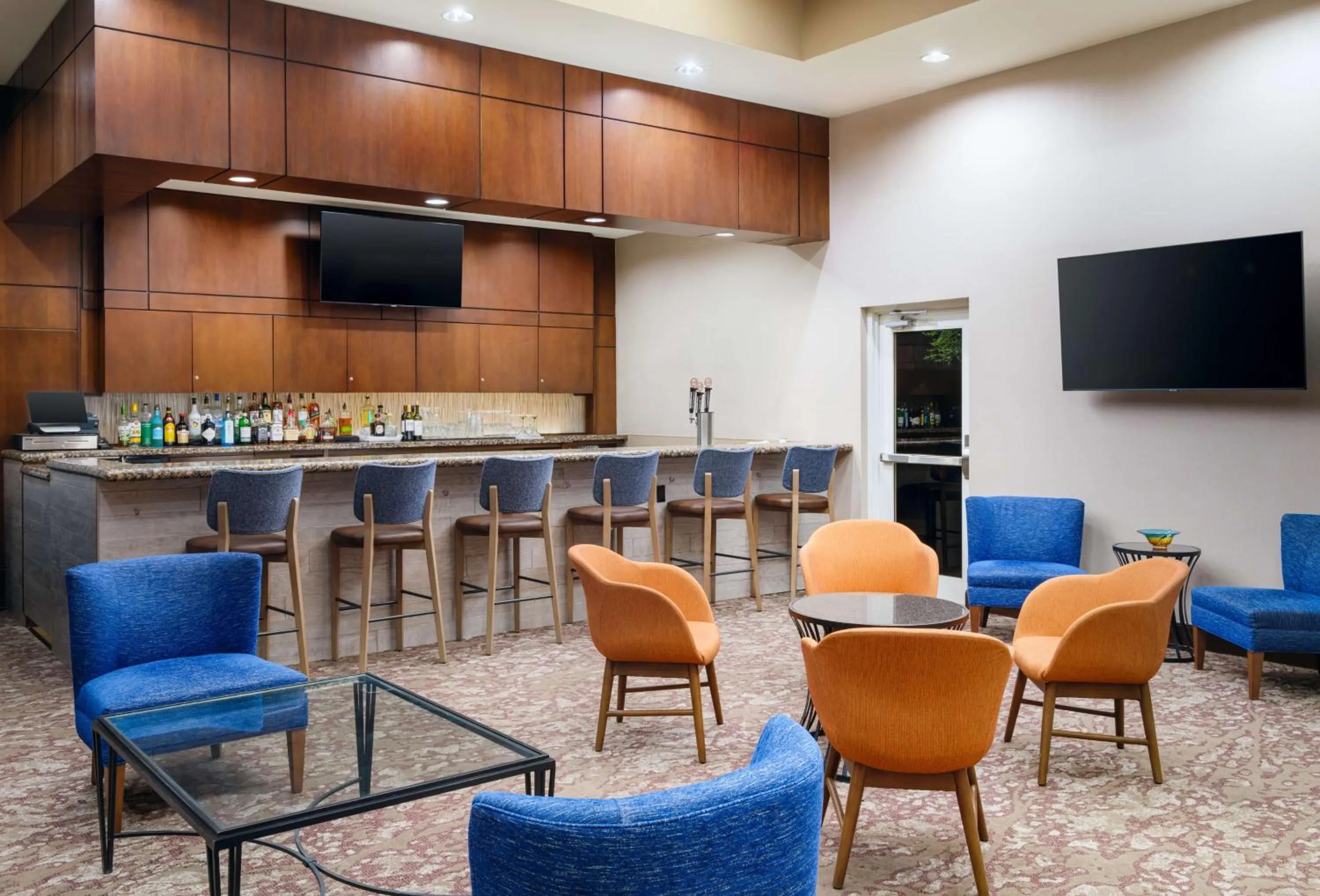 Lounge or bar in Hilton Garden Inn El Paso Airport