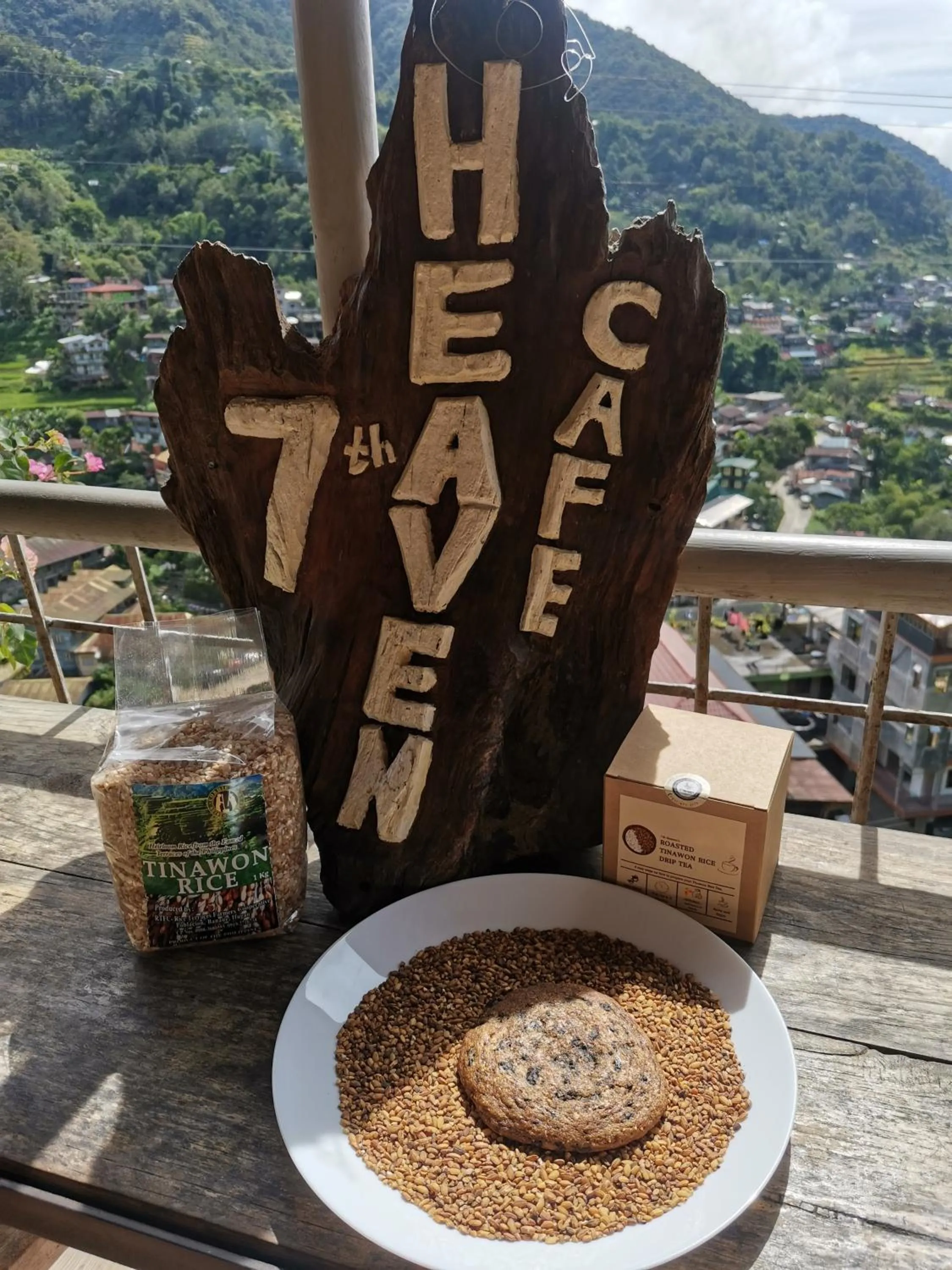 Property logo or sign in 7th Heaven Lodge and Cafe