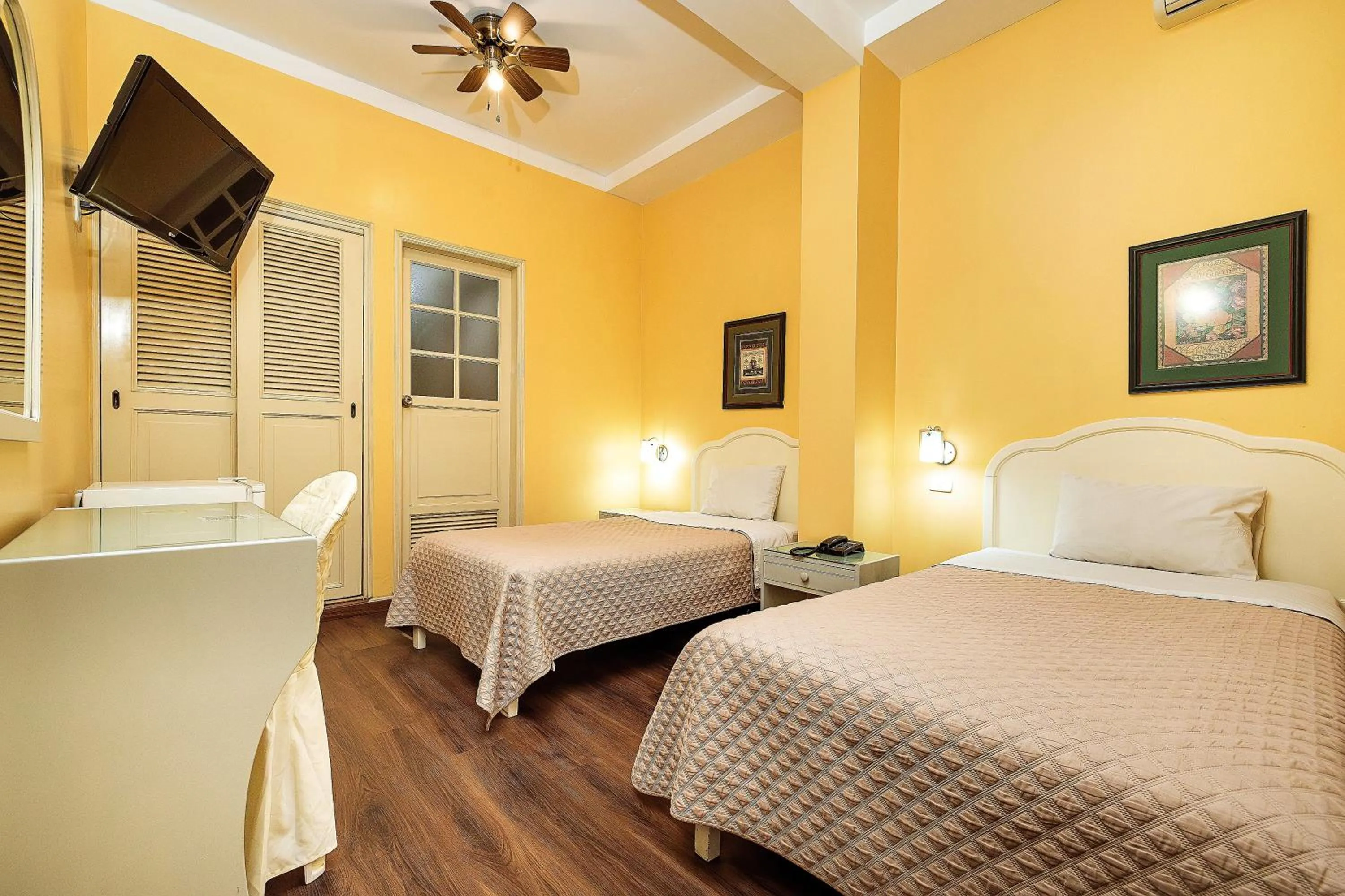 Bed in Gran Bolivar Hotel - Trujillo, Perú