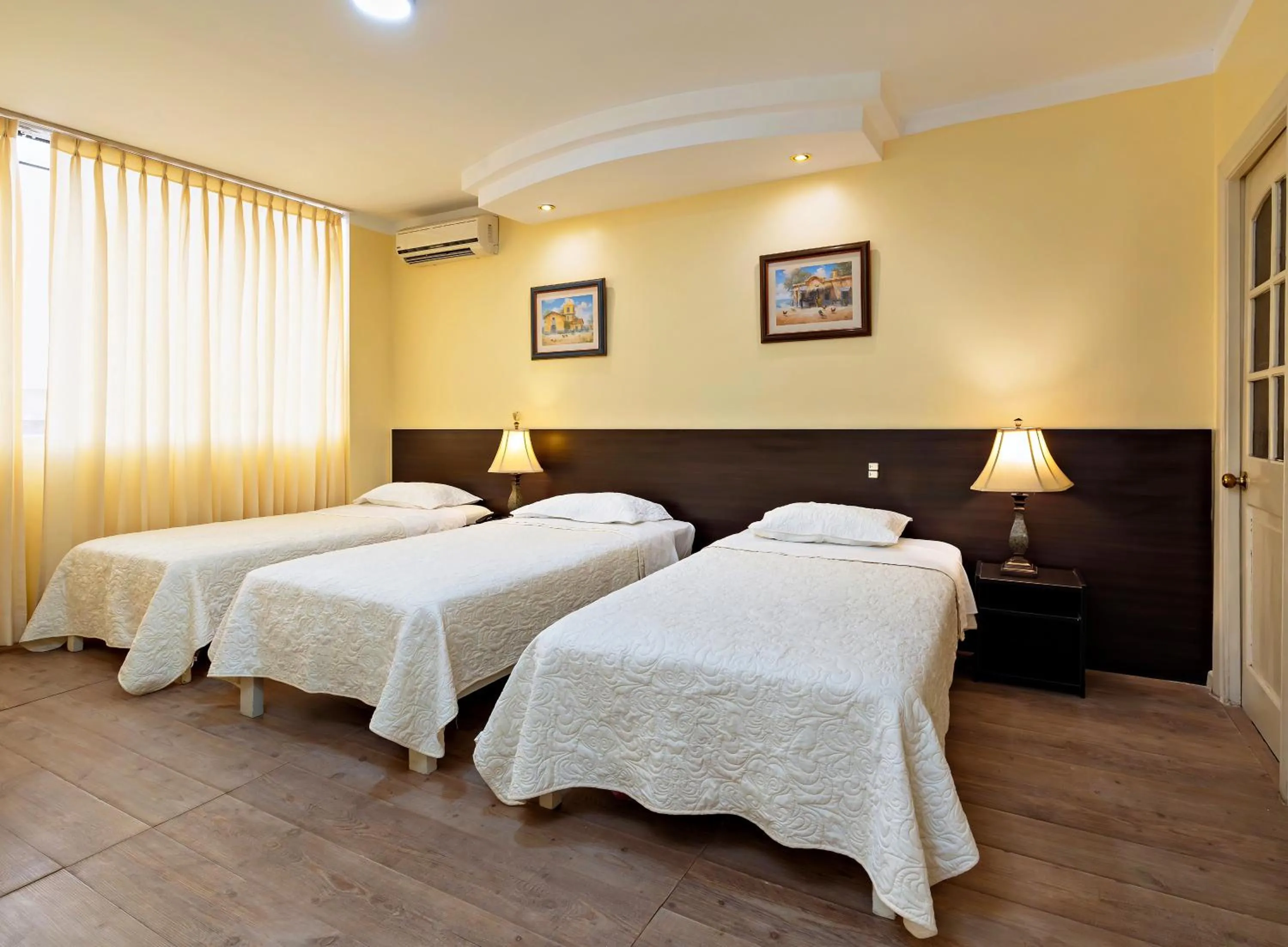 Bed in Gran Bolivar Hotel - Trujillo, Perú