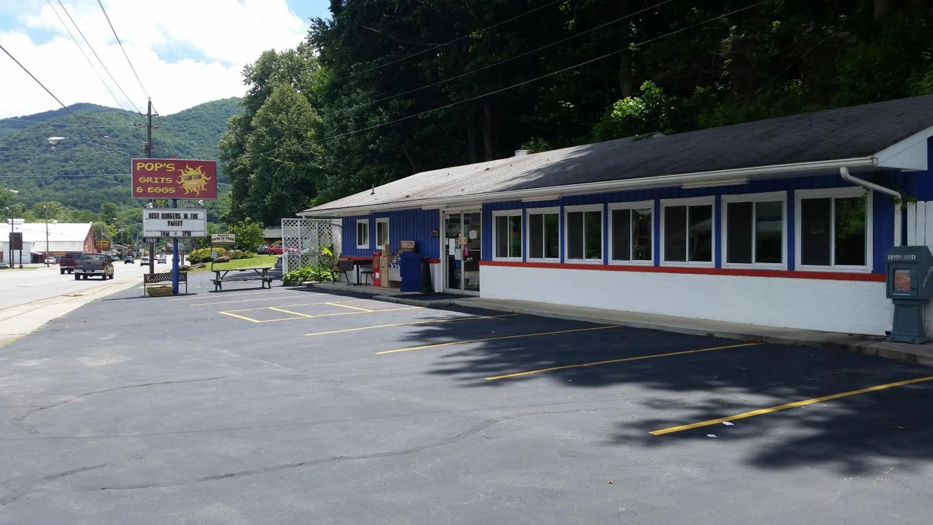 Restaurant/places to eat in A Holiday Motel - Maggie Valley