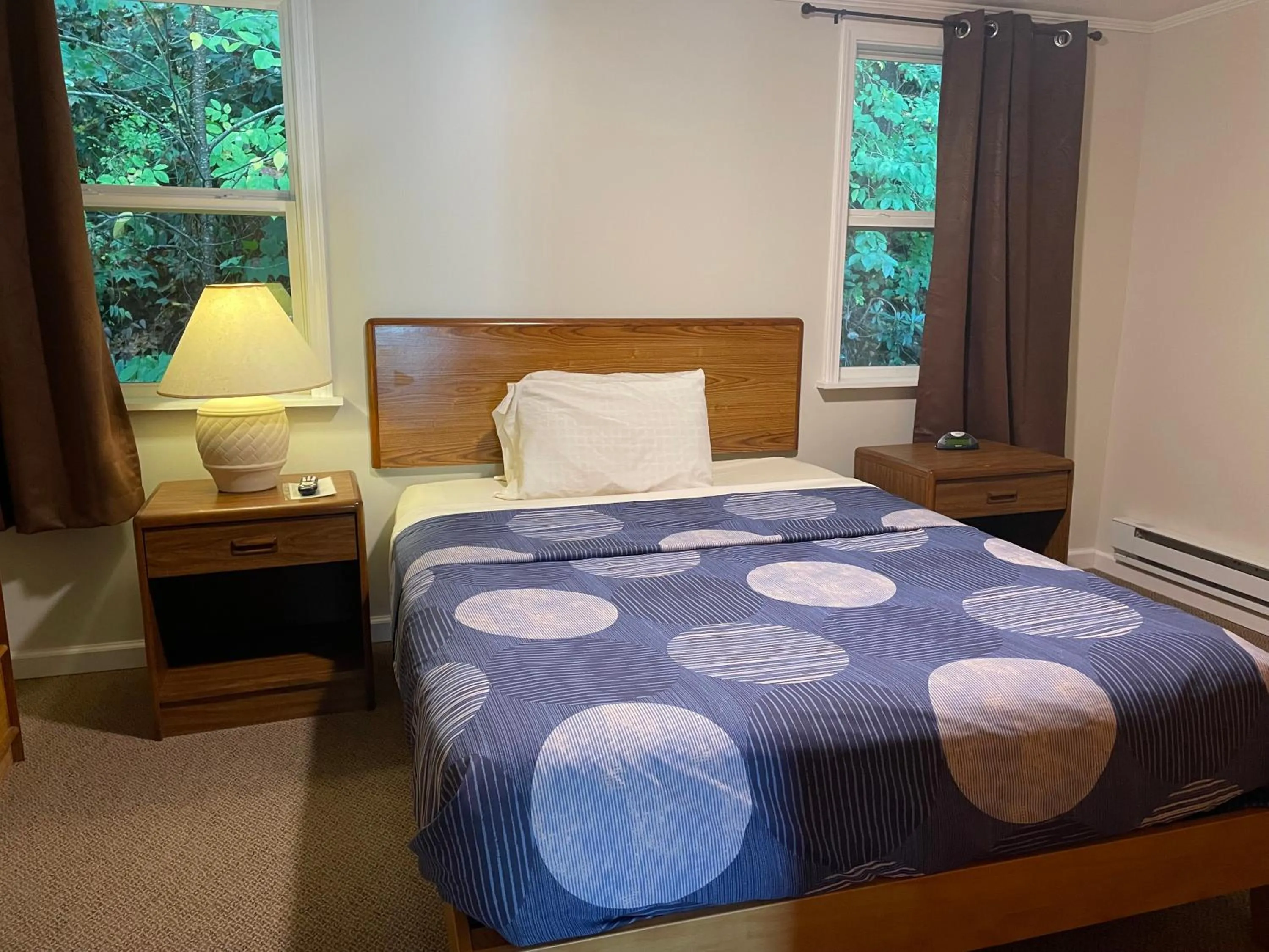 Bed in A Holiday Motel - Maggie Valley