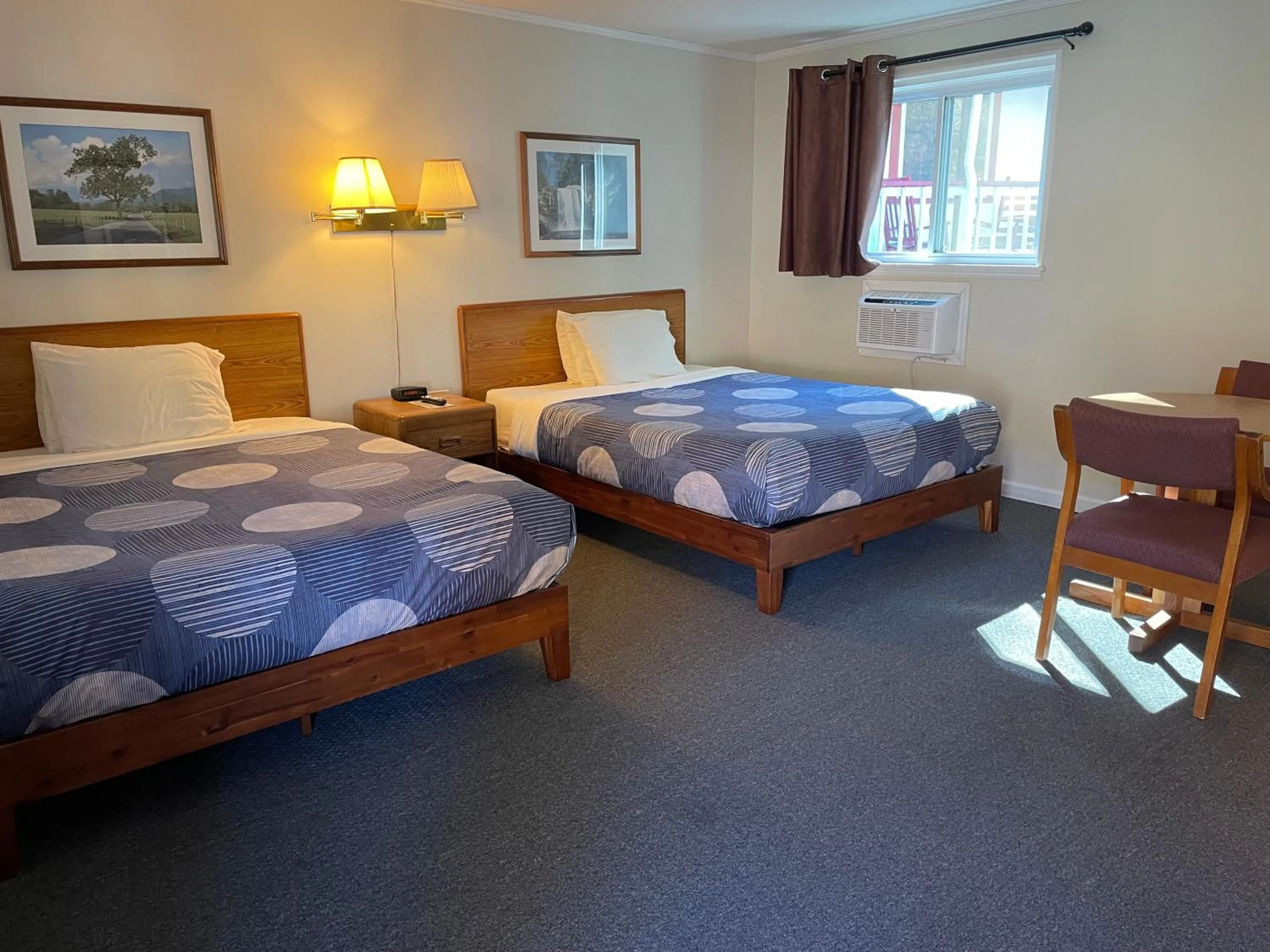 Bed in A Holiday Motel - Maggie Valley