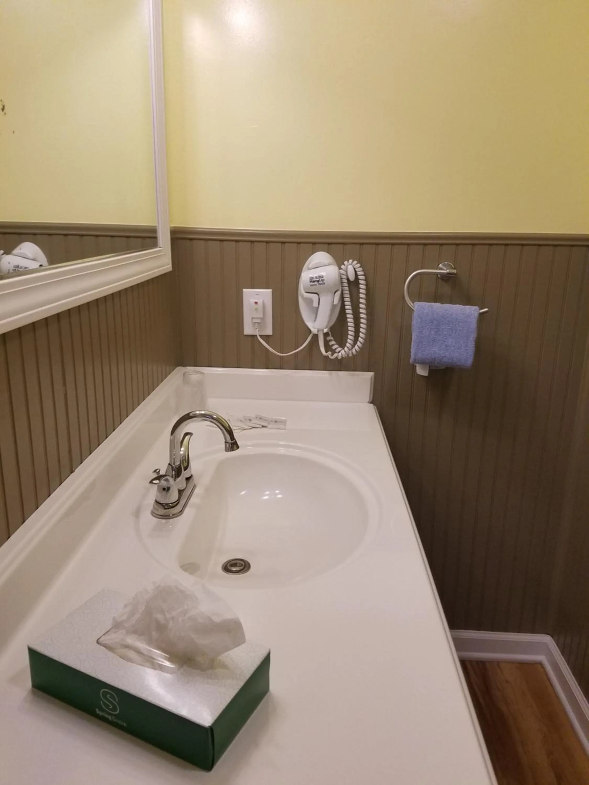 Bathroom in A Holiday Motel - Maggie Valley