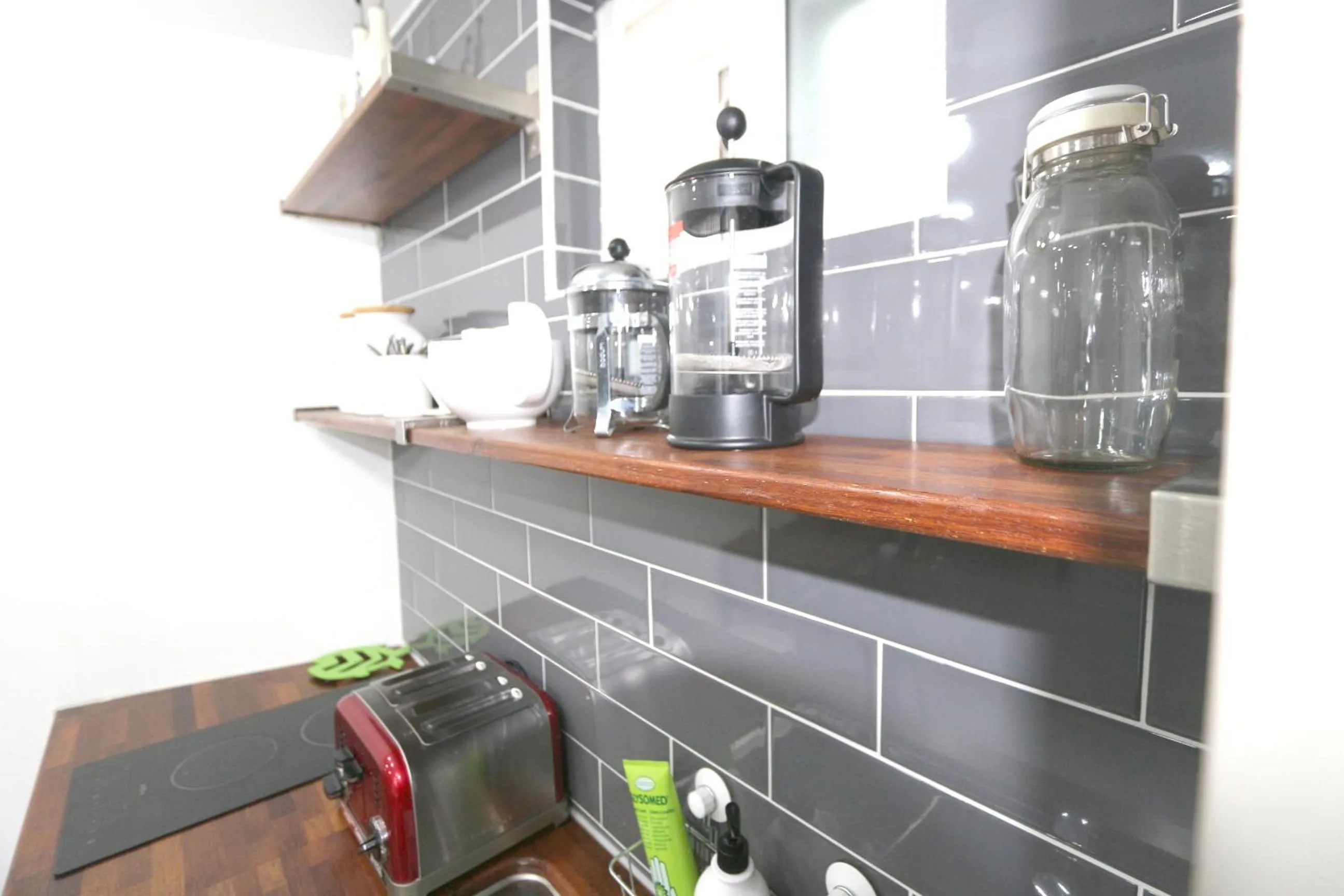 Communal kitchen in HAH Guesthouse