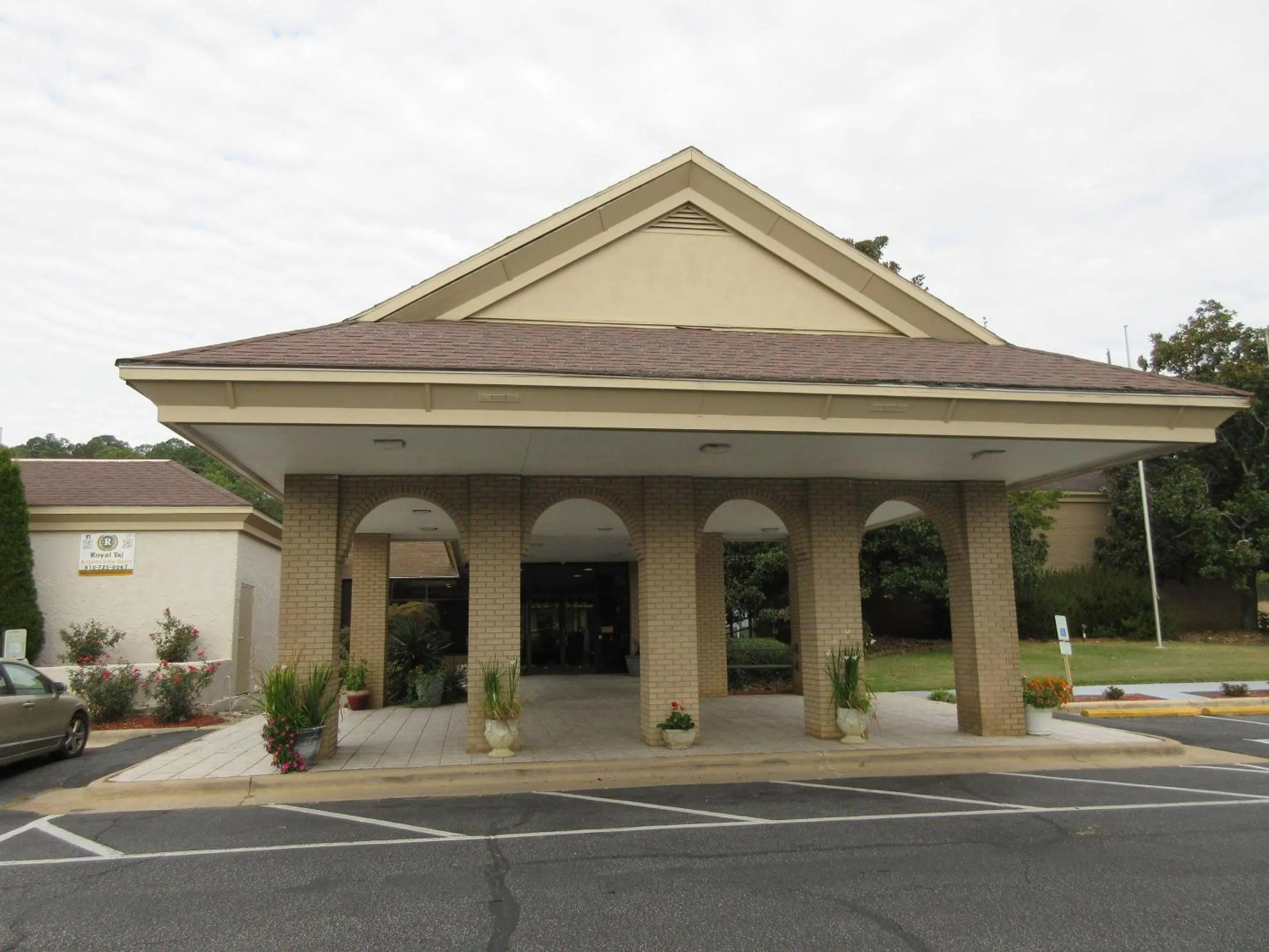 Property building in Clarion Inn Southern Pines - Pinehurst