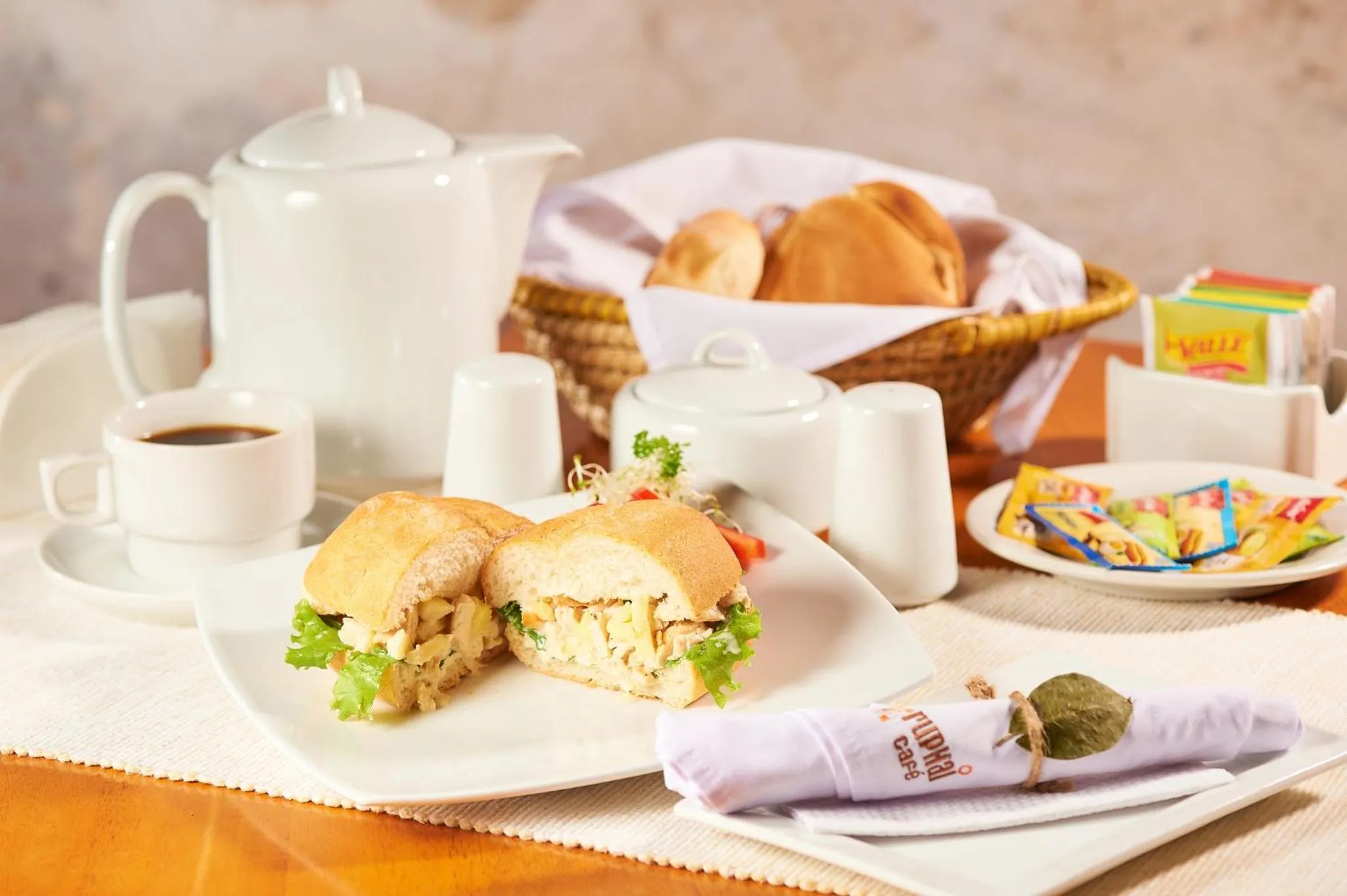 Food and drinks in Hotel Los Tambos Colonial