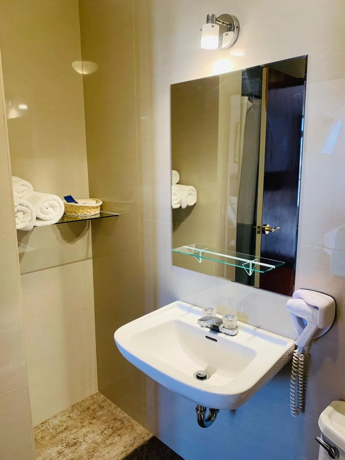 Toilet in Hotel Los Tambos Colonial