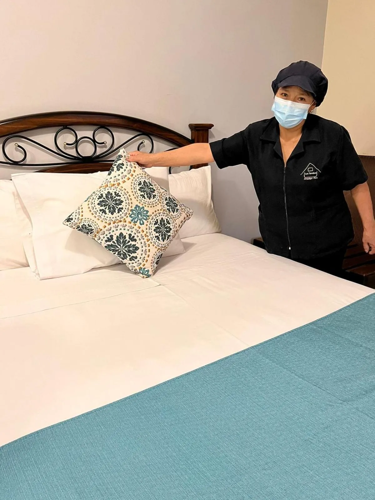 room service, Bed in Hotel Los Tambos Colonial