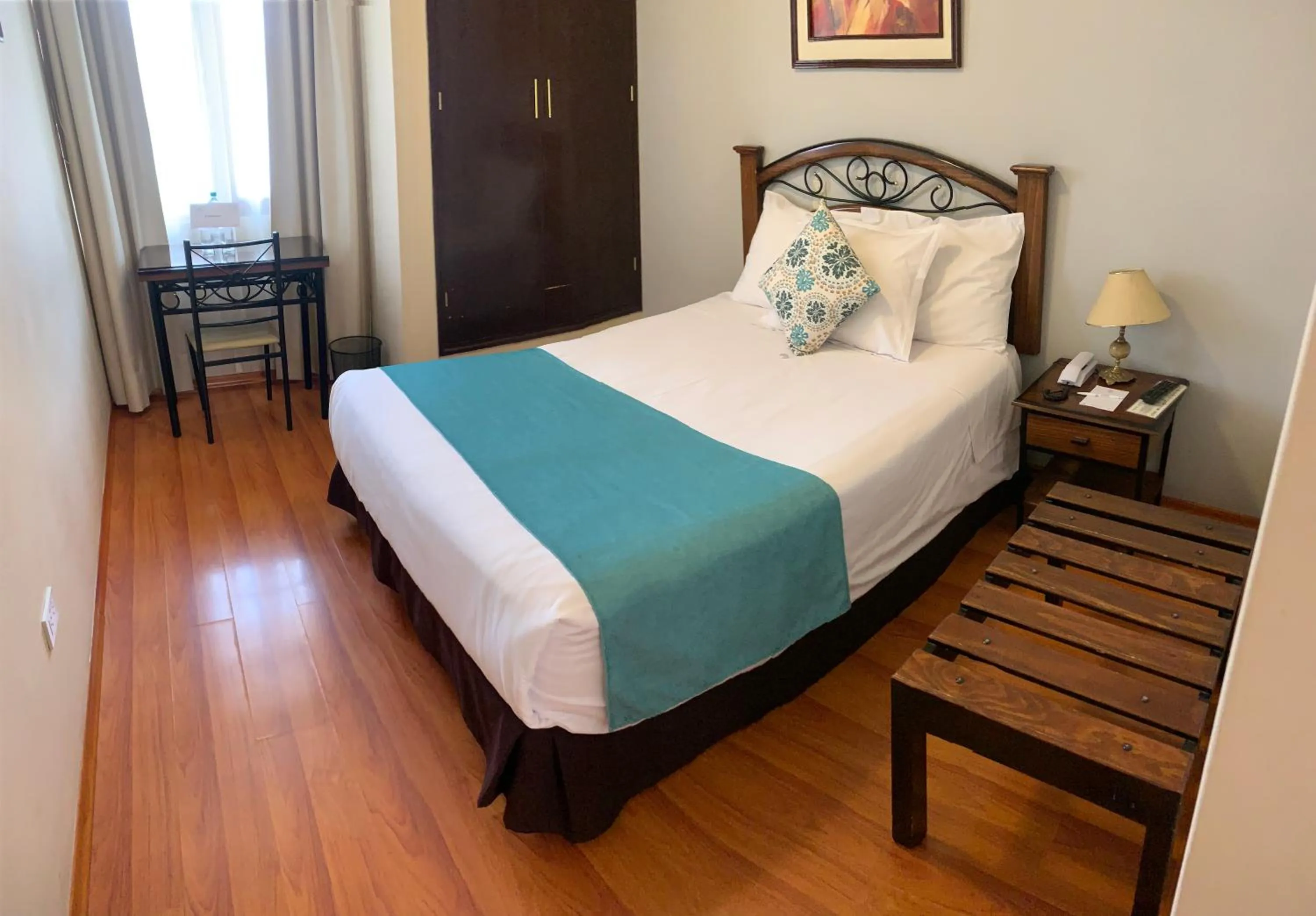 Bedroom, Bed in Hotel Los Tambos Colonial