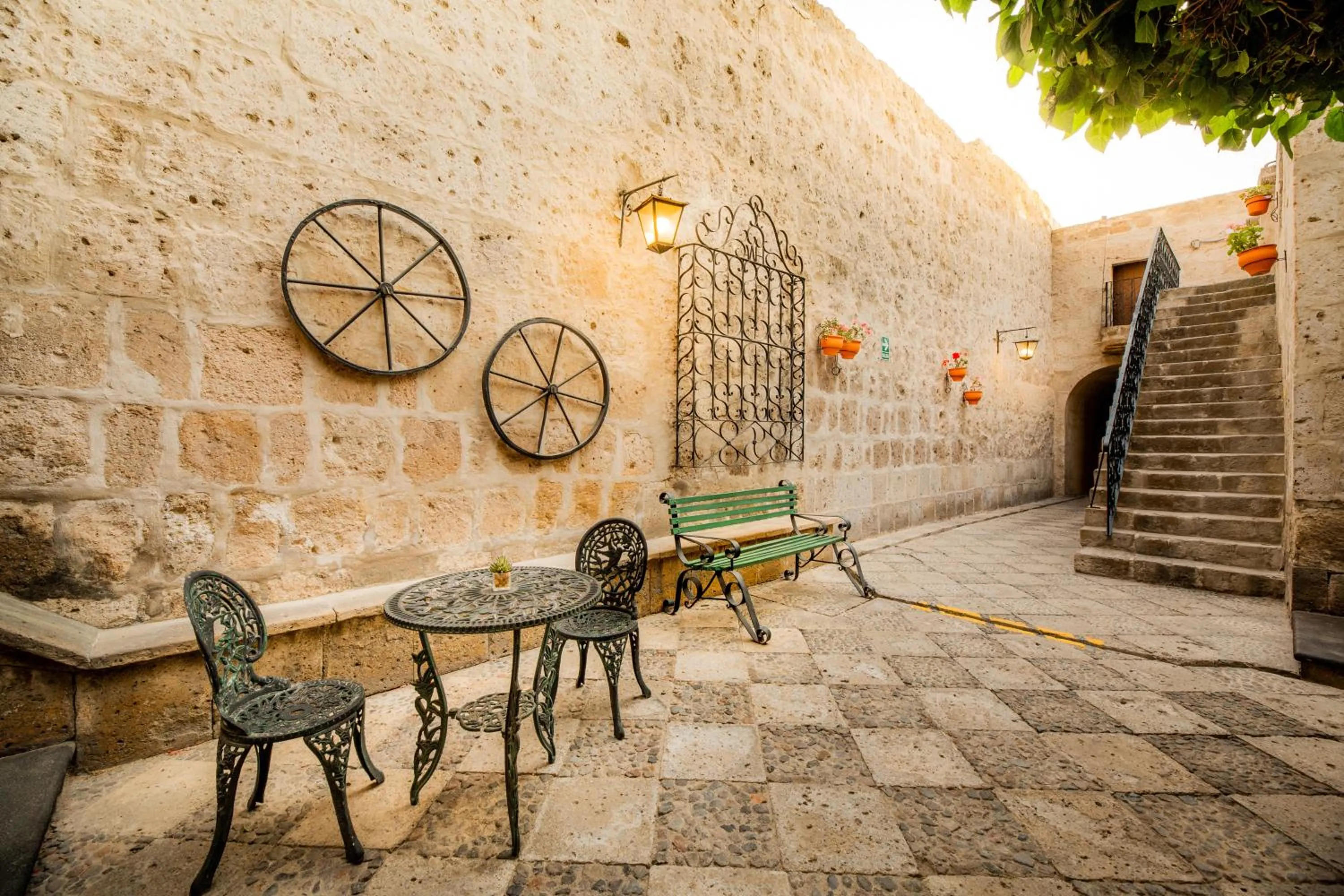 Patio in Hotel Los Tambos Colonial