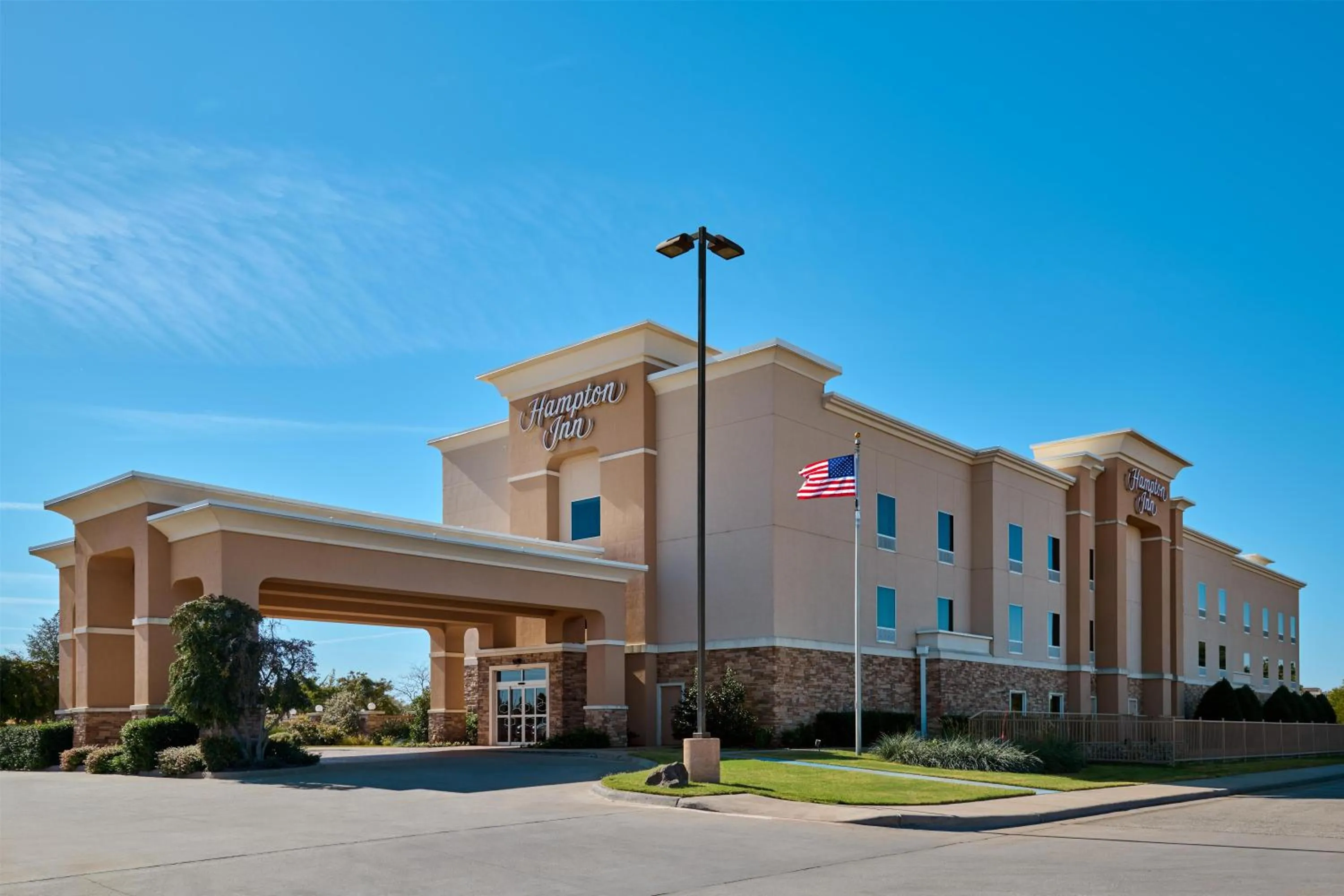 Property building in Hampton Inn Vernon