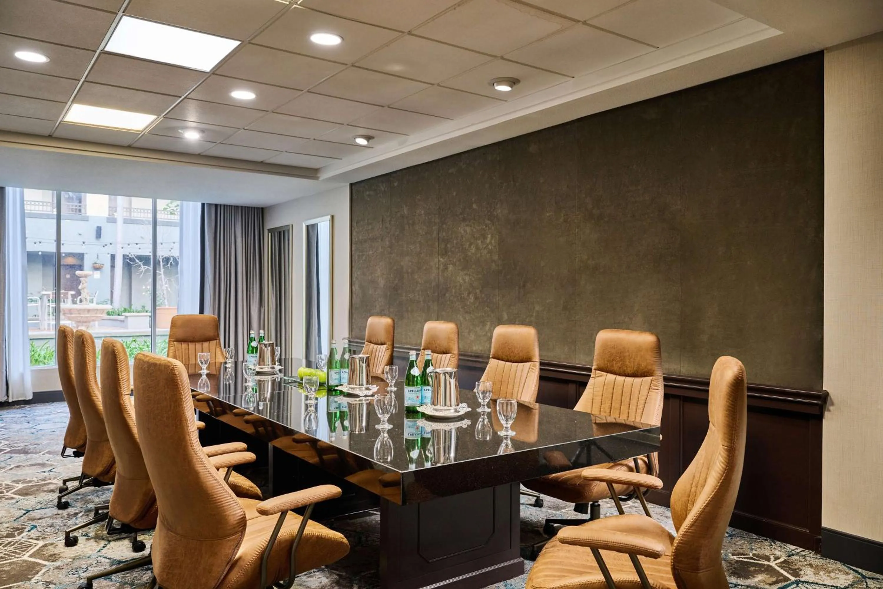 Meeting/conference room in DoubleTree by Hilton Chatsworth