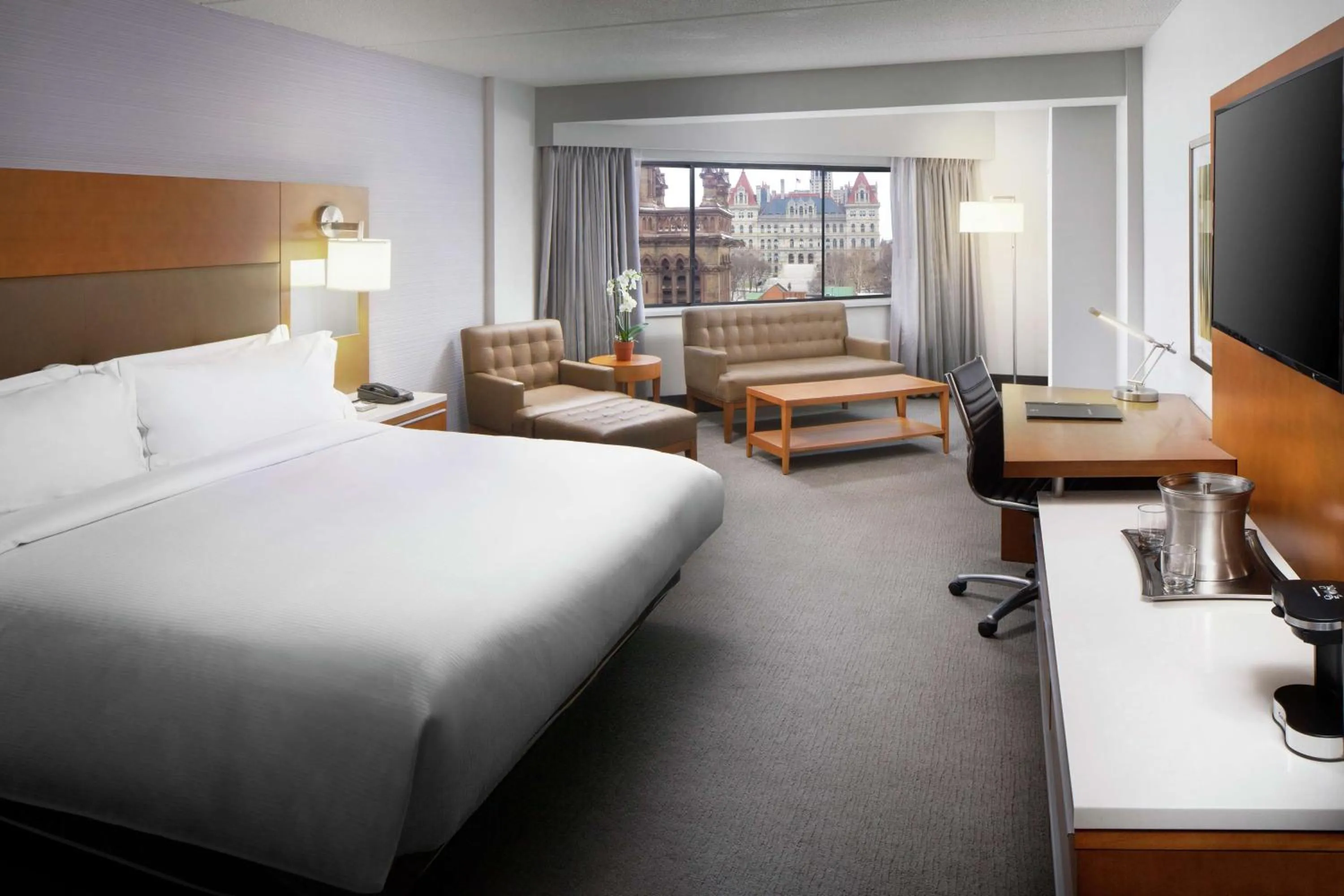 Bedroom, Bed in Hilton Albany