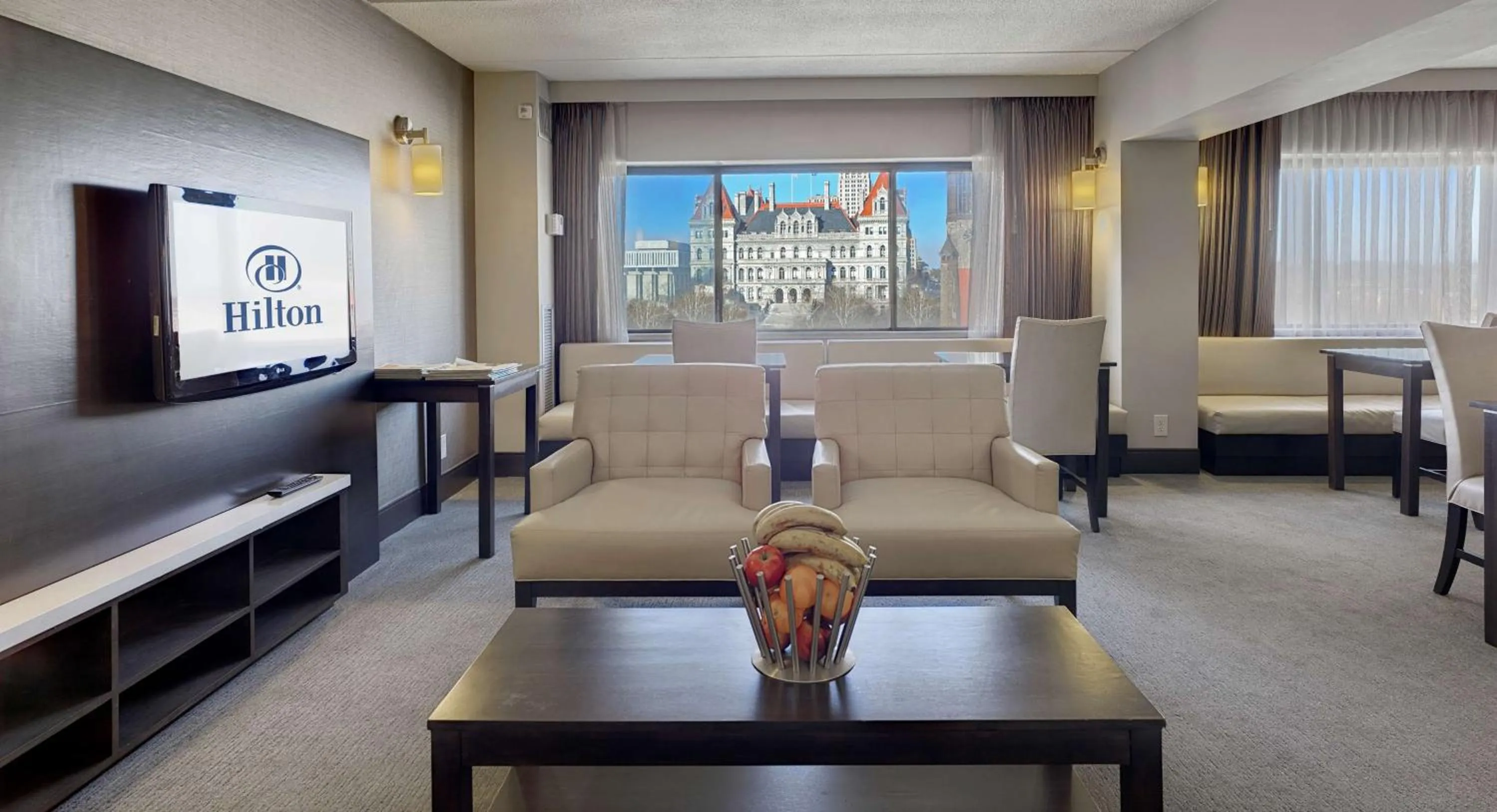 Living room in Hilton Albany