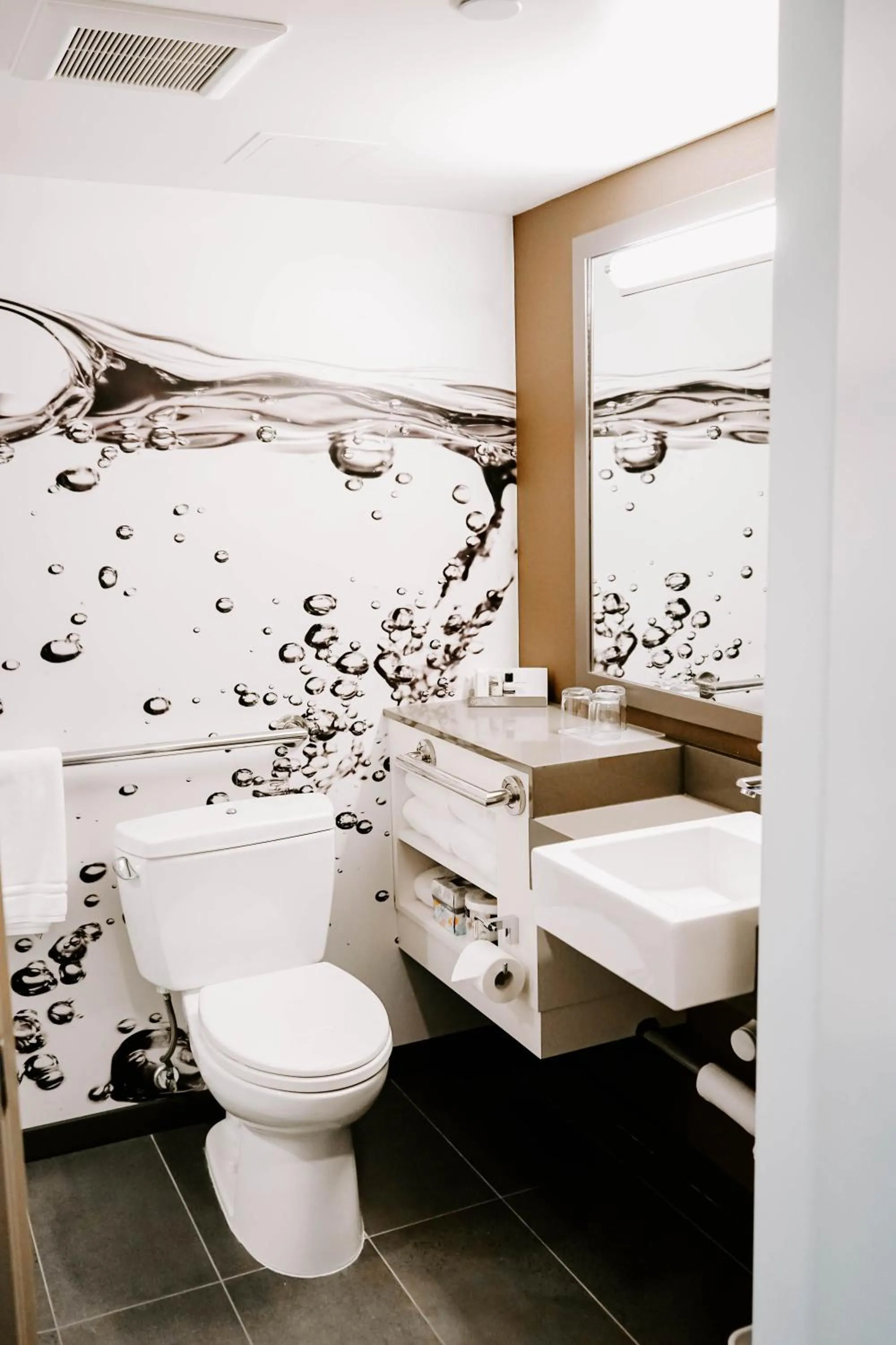 Bathroom in Blue Horizon Hotel