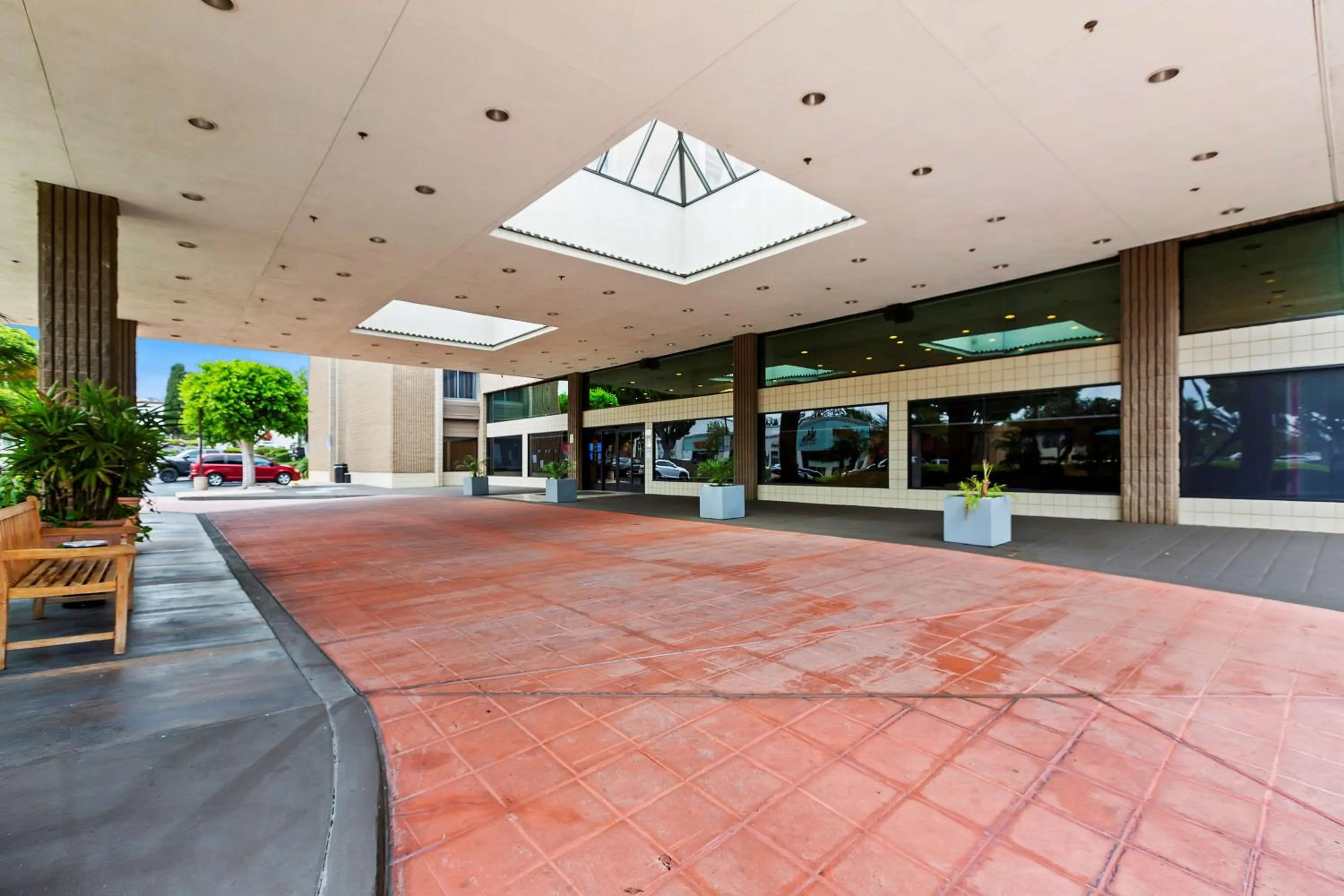 Property building in Doubletree by Hilton Whittier