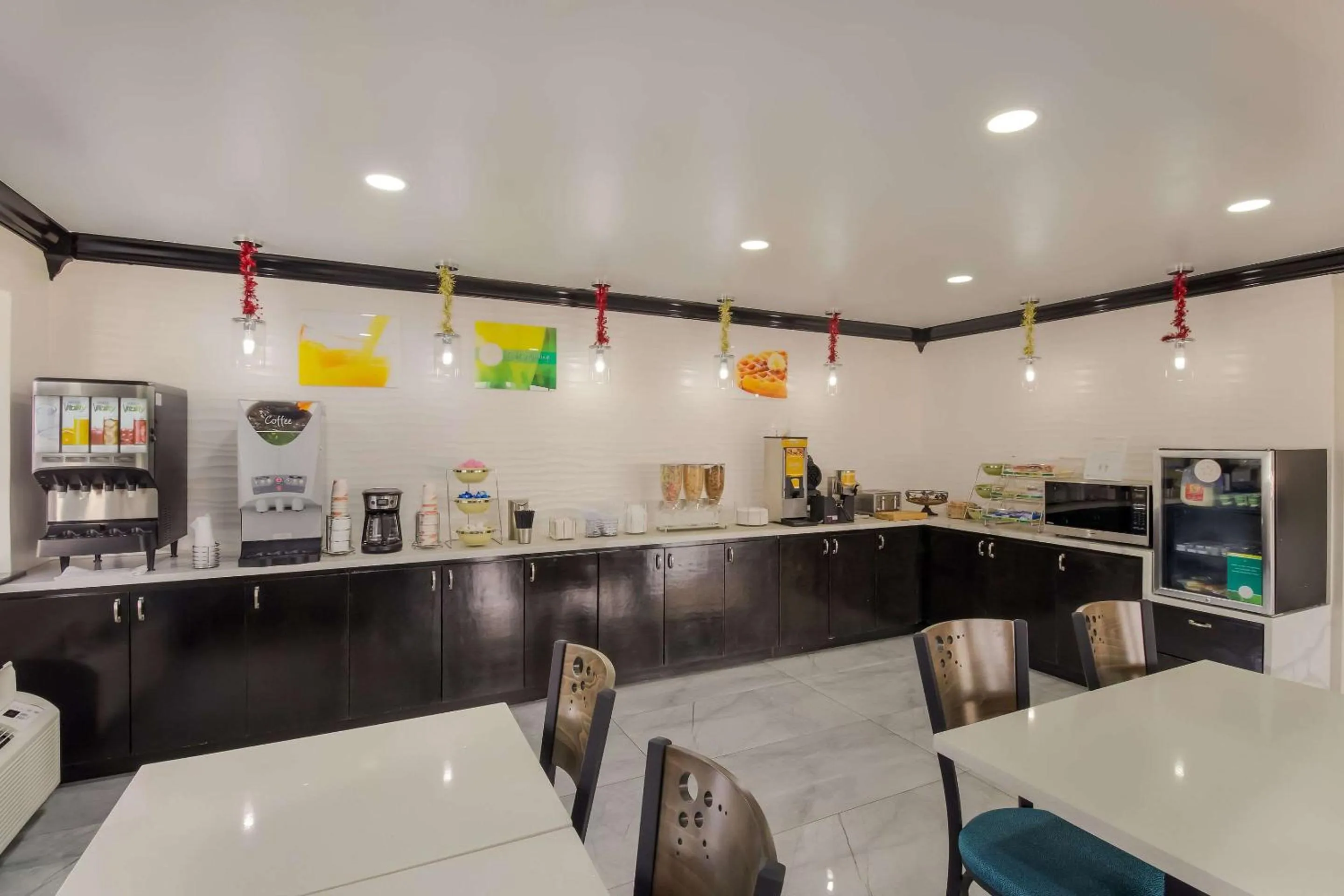 Breakfast in Quality Inn Madisonville