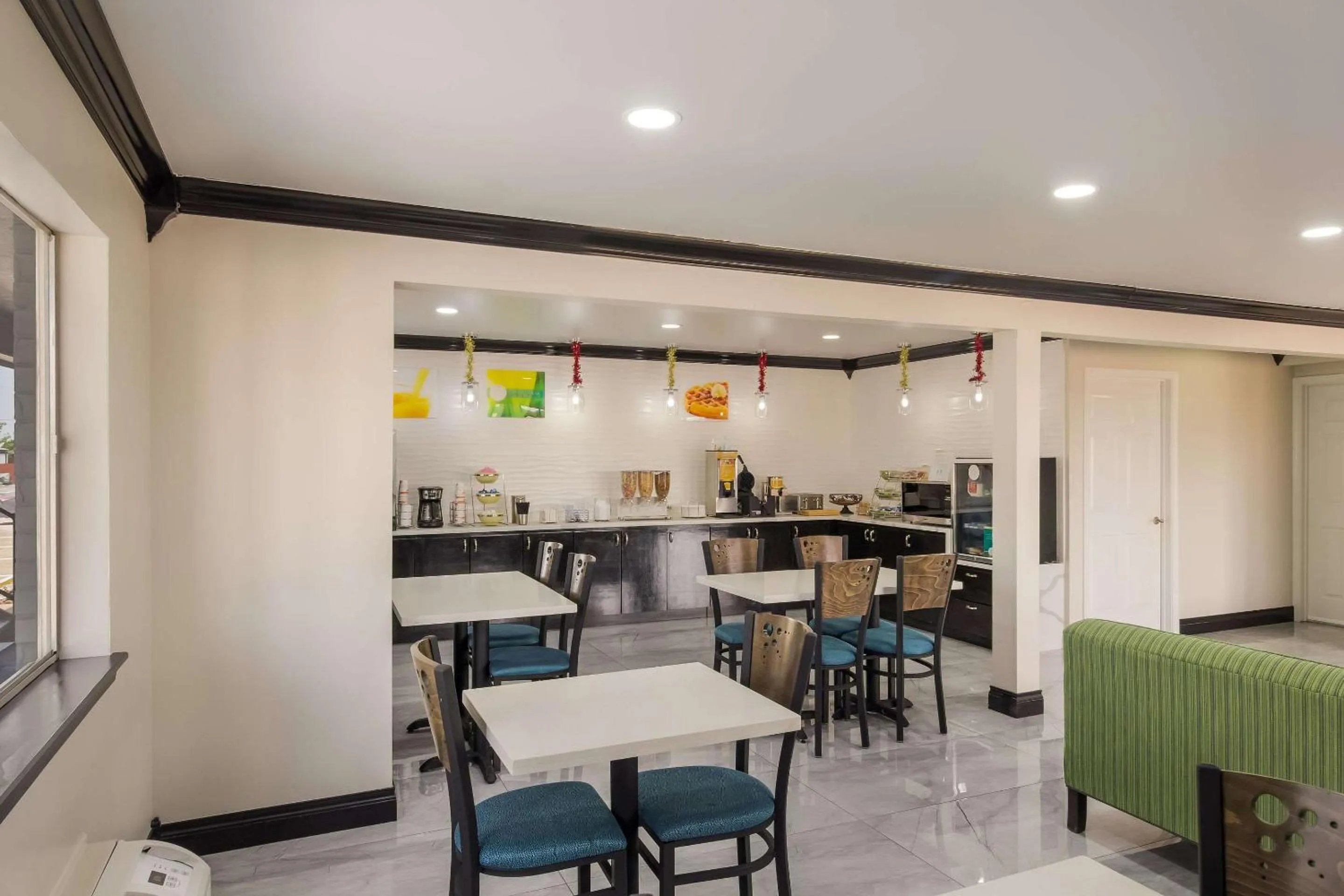 Breakfast in Quality Inn Madisonville