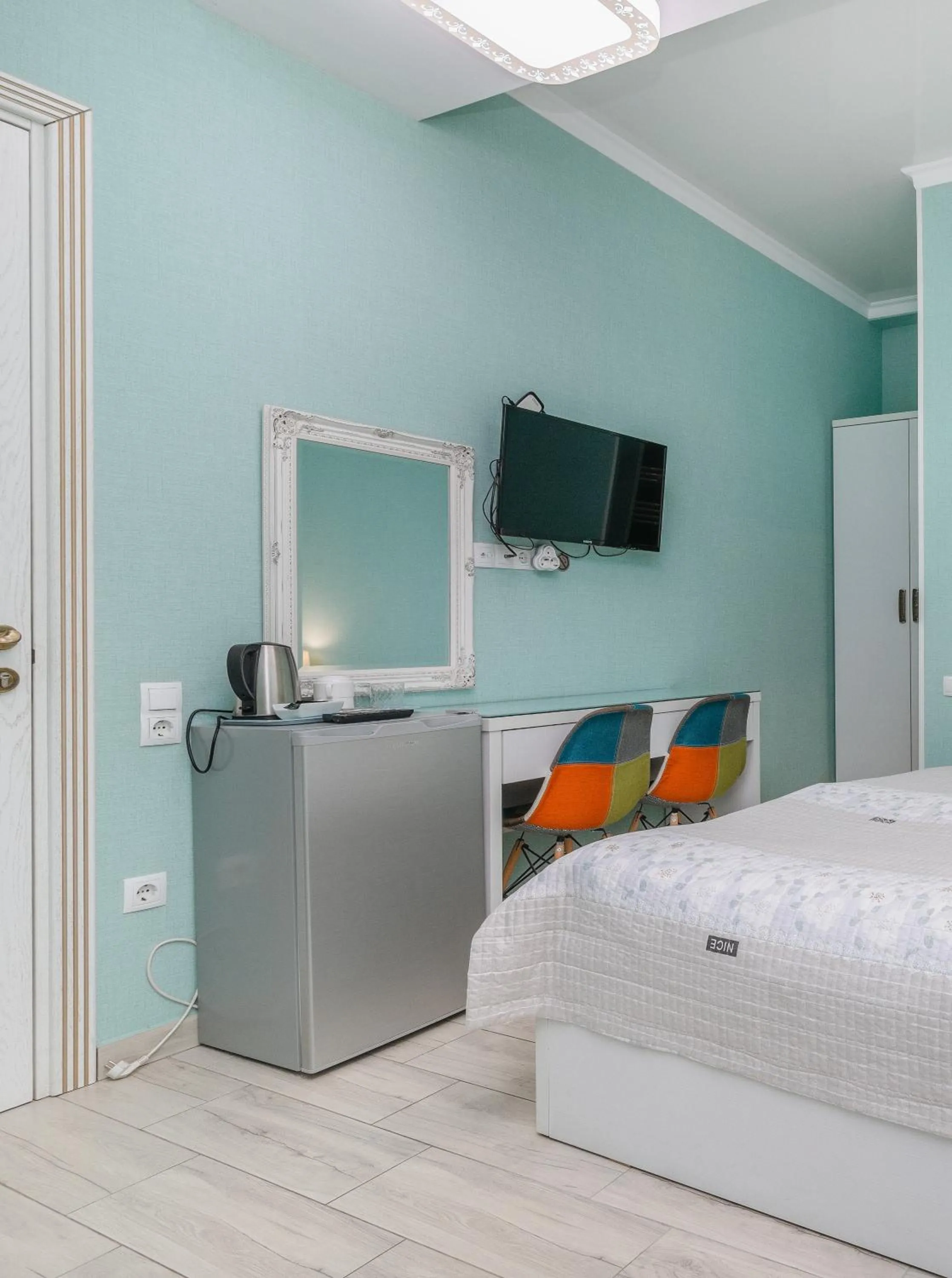 TV and multimedia, Bed in Hotel Nicolas