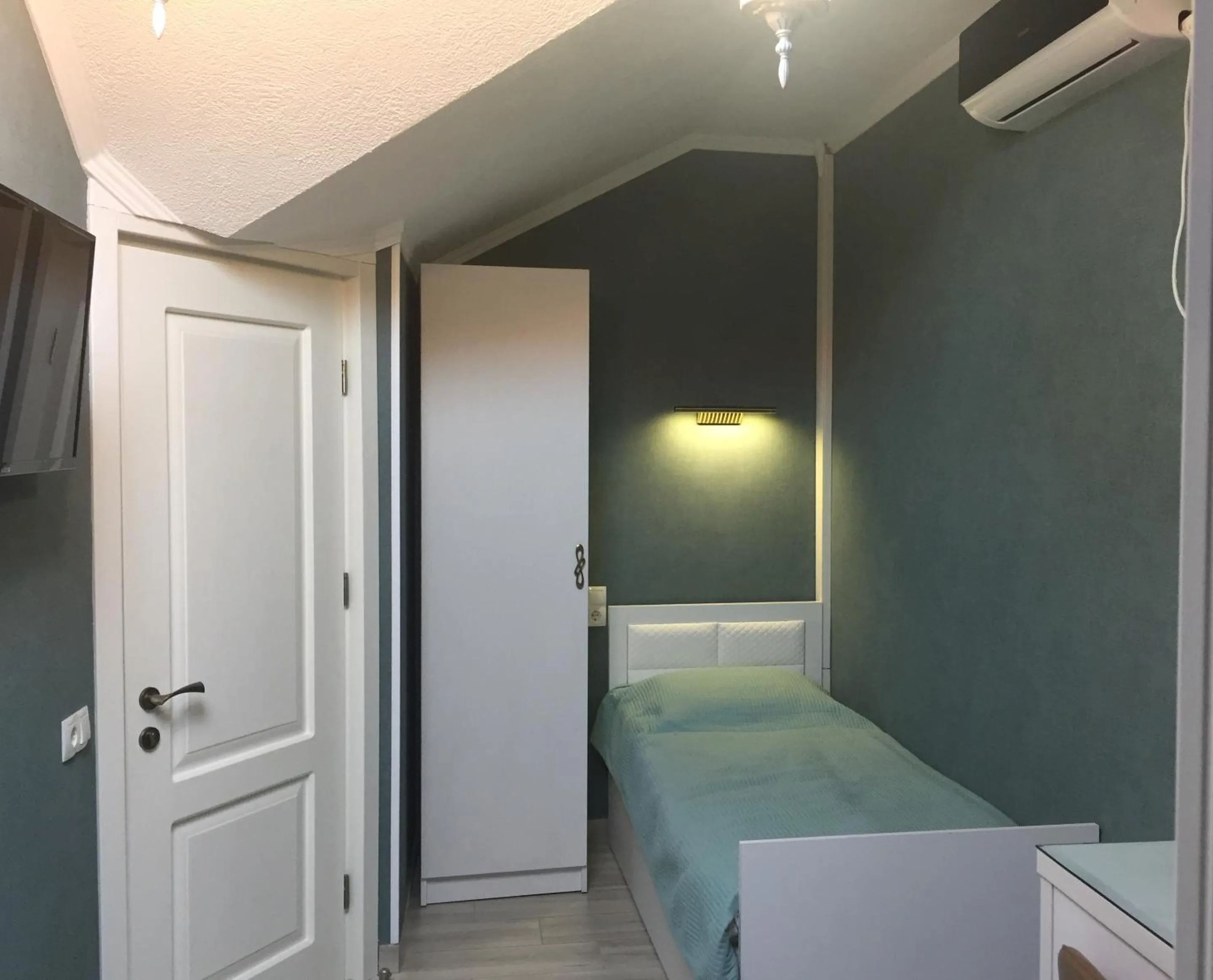 Bed in Hotel Nicolas