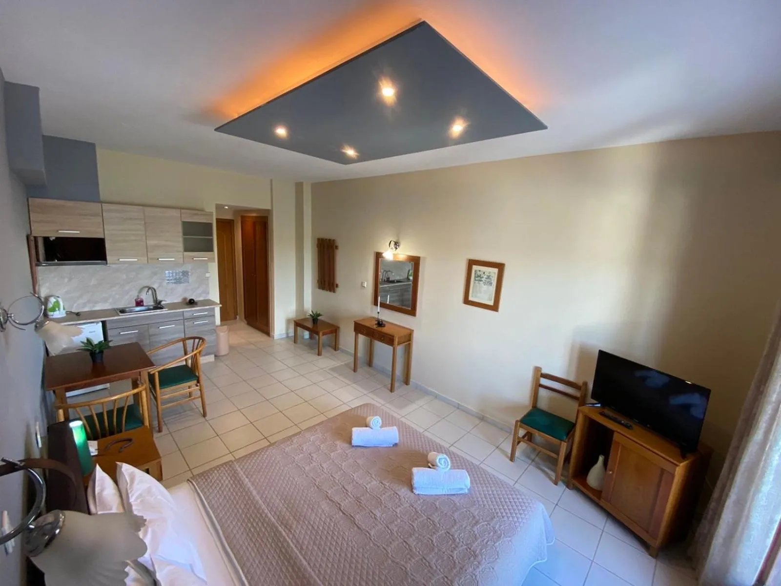 Bed in Thrassa Hotel