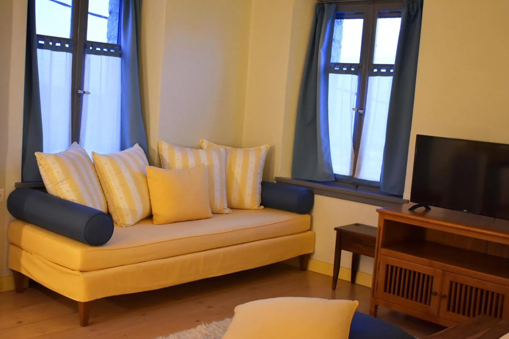 Kyriaki Guesthouse & Suites