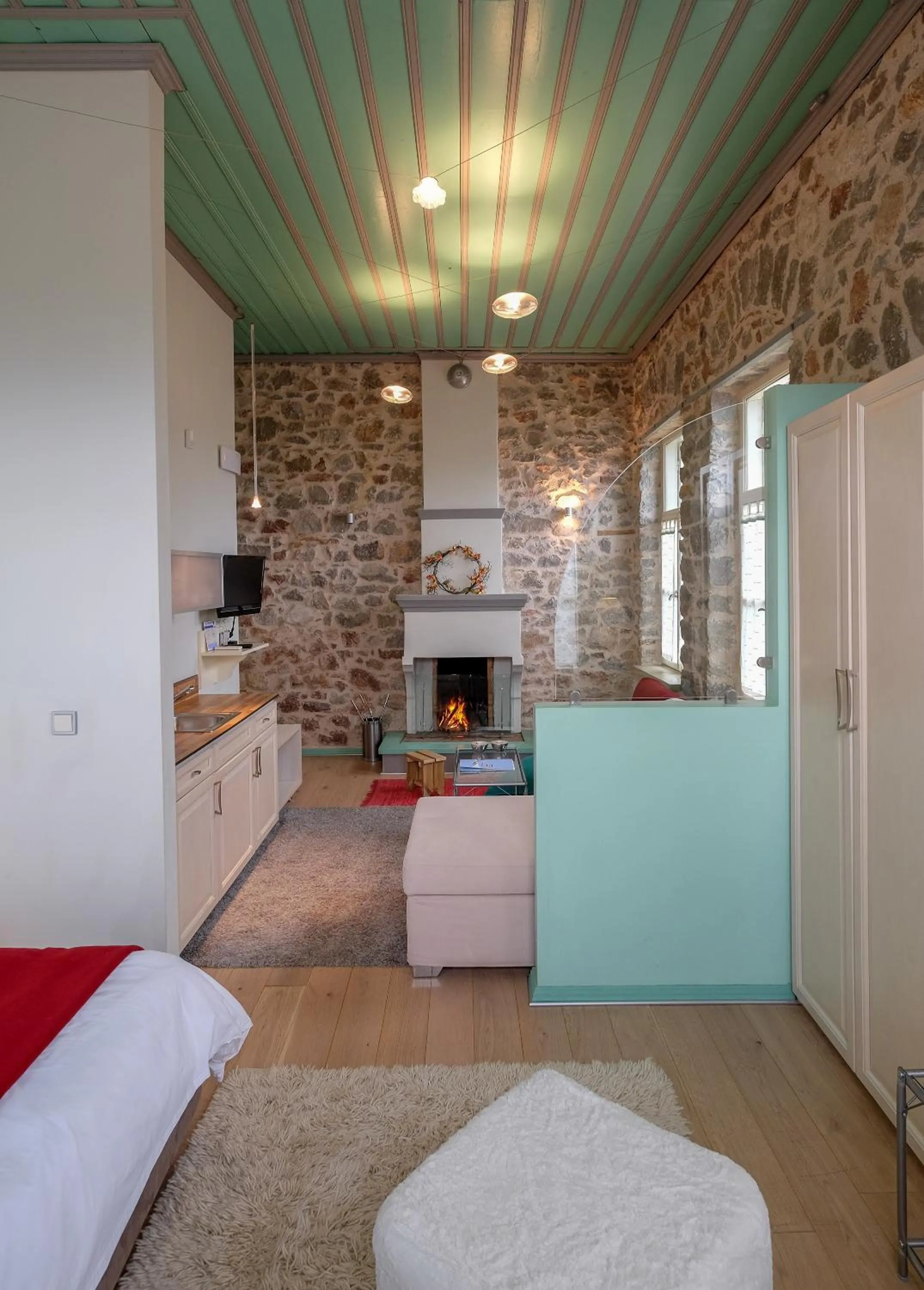 Kitchen or kitchenette, Bed in Kyriaki Guesthouse & Suites