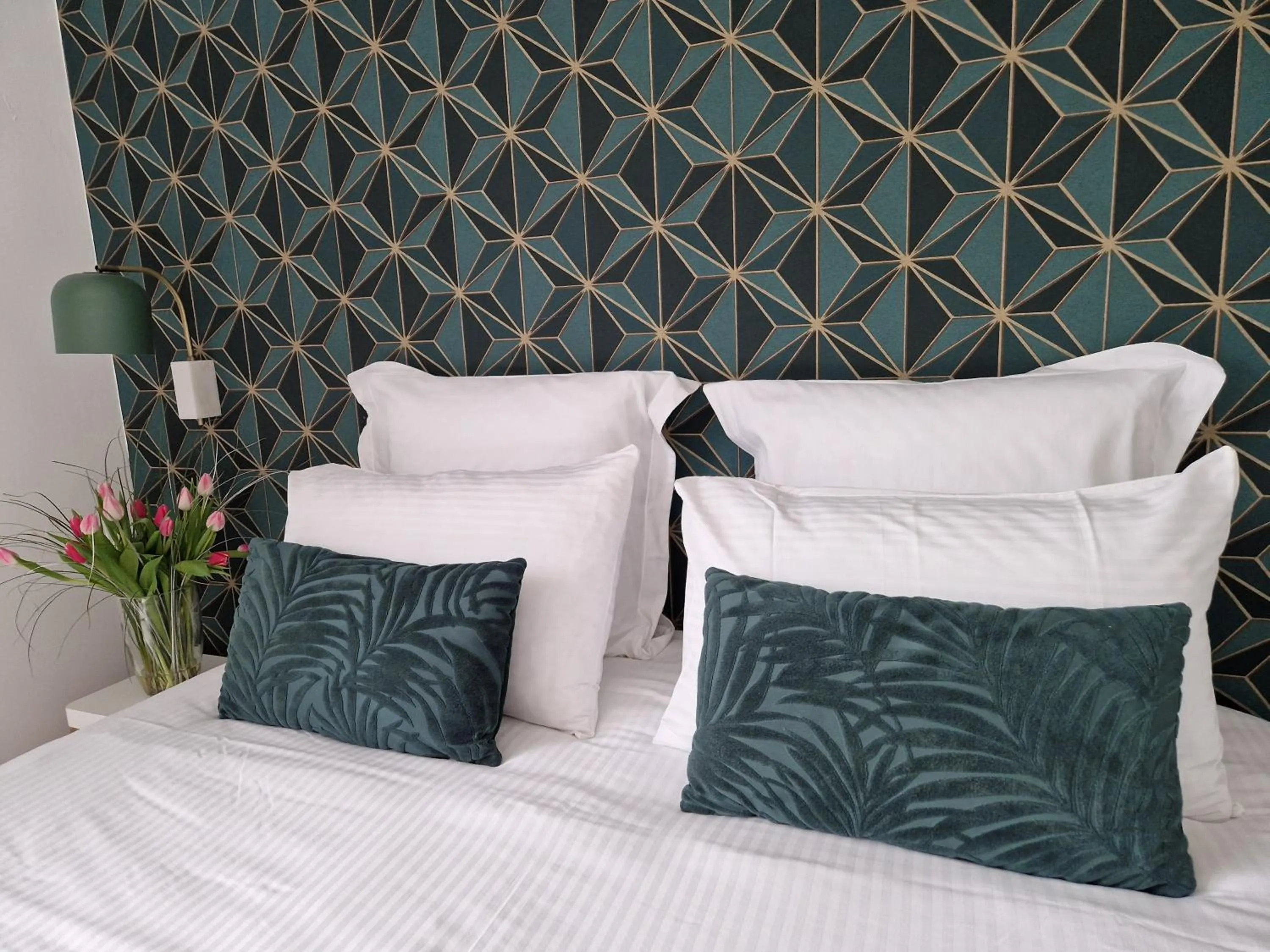 Property building, Bed in Chambre d'hôtes