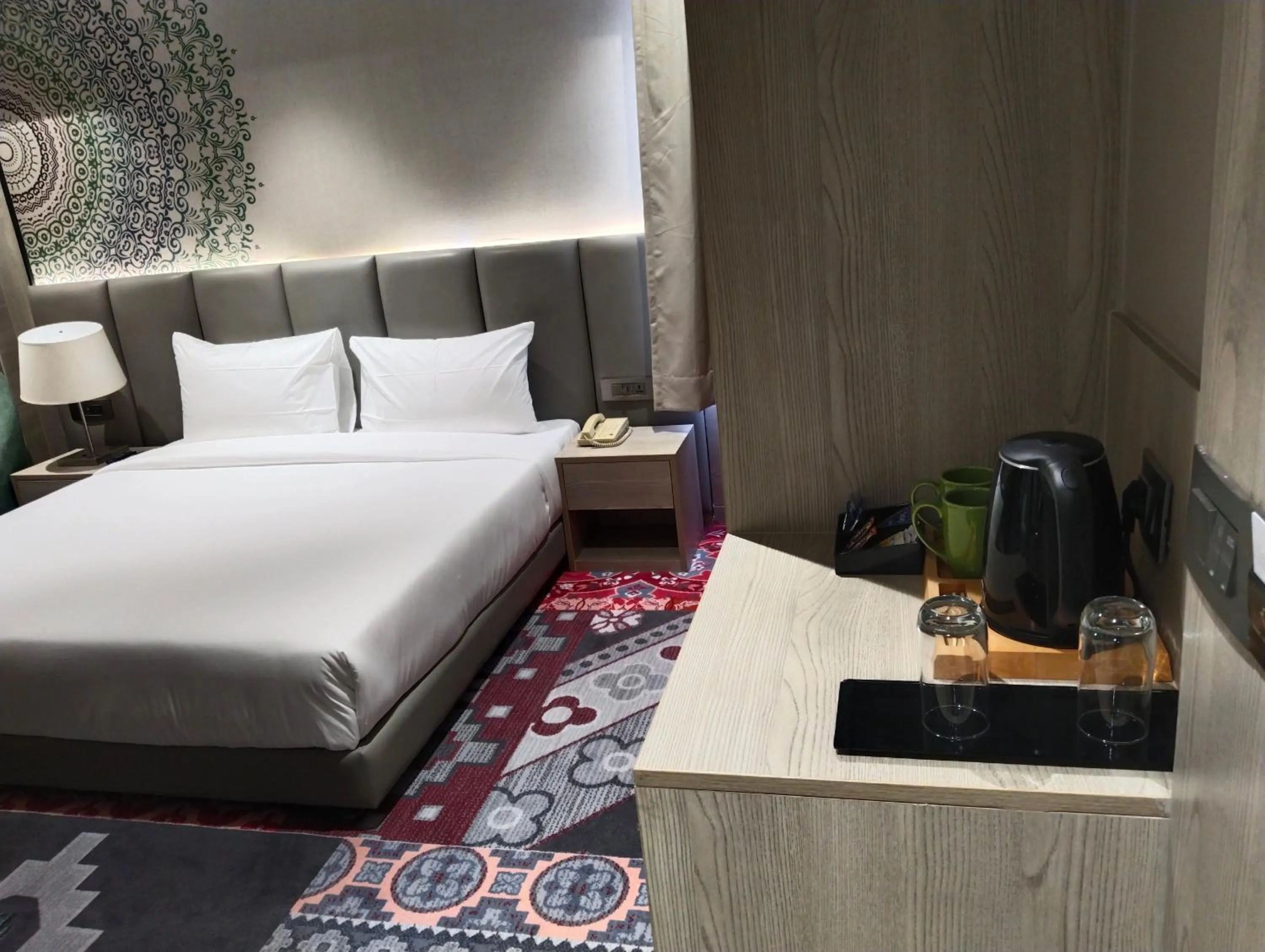 Bedroom, Bed in Crystal Inn