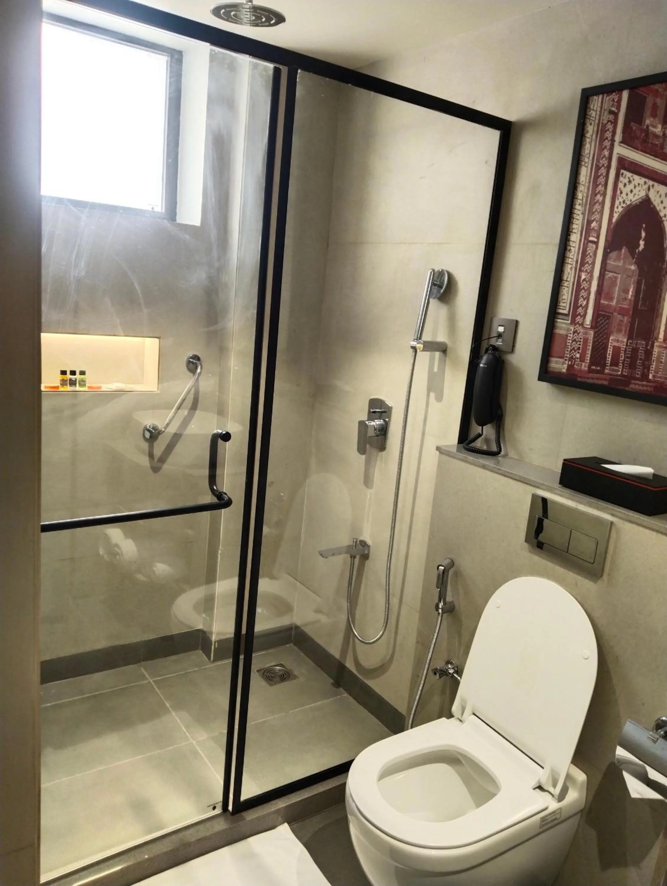 Shower in Crystal Inn