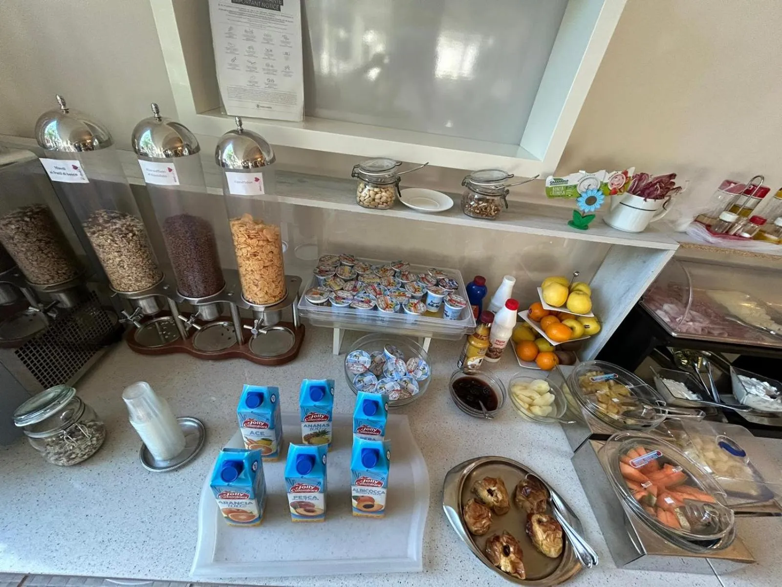 Buffet breakfast in Mini Hotel