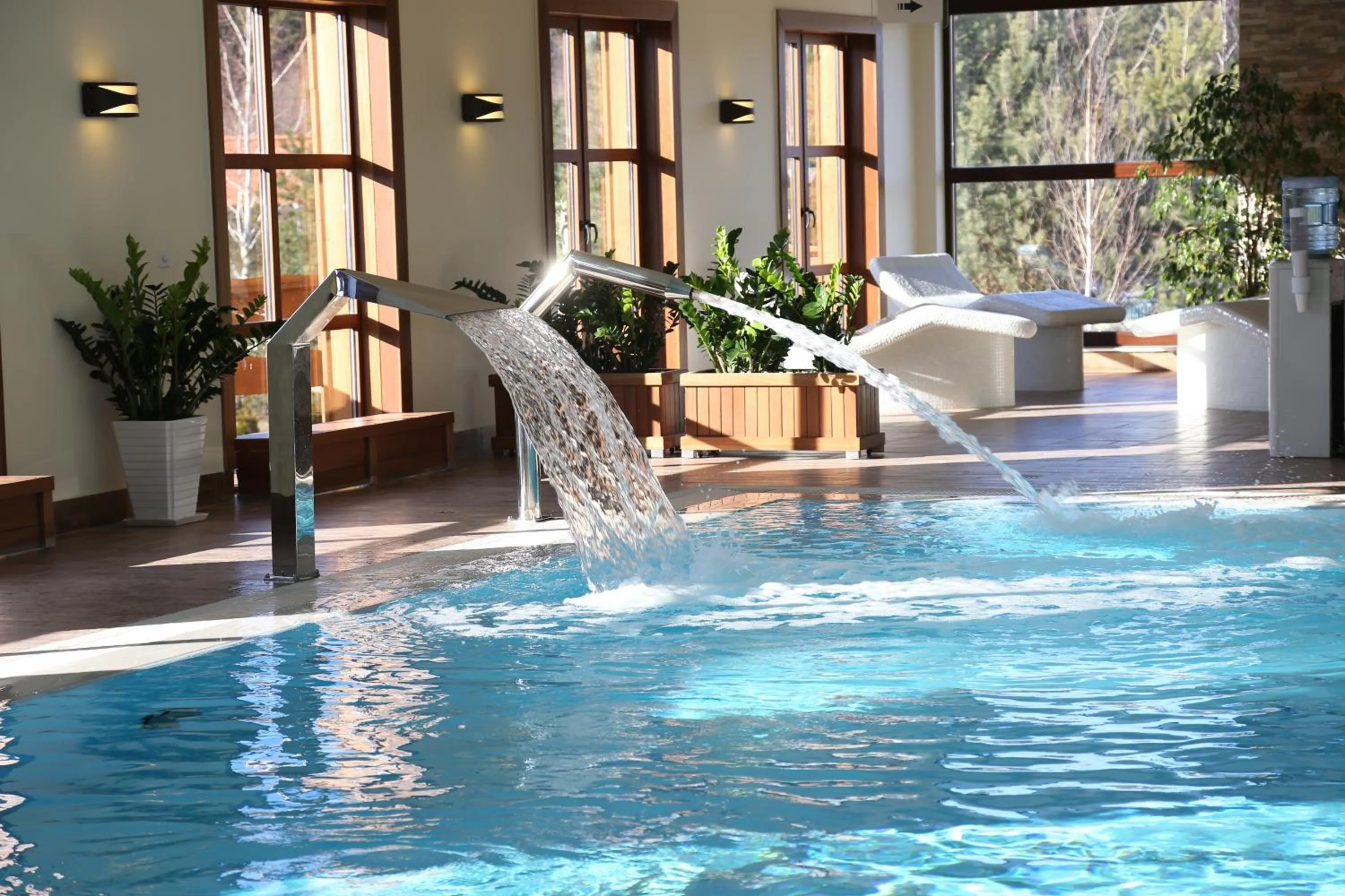 Swimming pool in Hotel Osada Karbówko Wellness & SPA