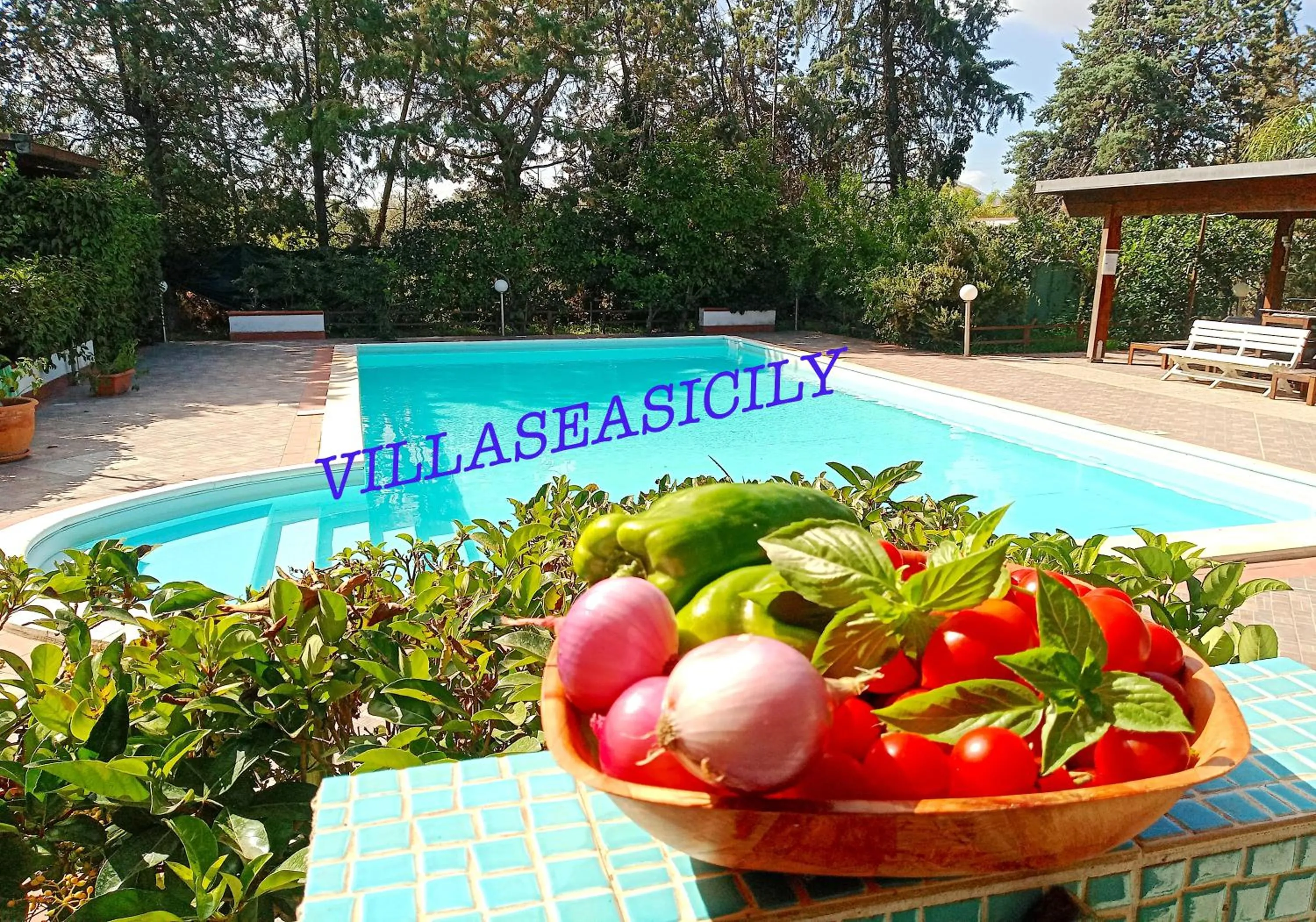 VILLASEASICILY , POOL SALT WATER and NATURAL CHLORINE IN BALESTRATE - PALERMO