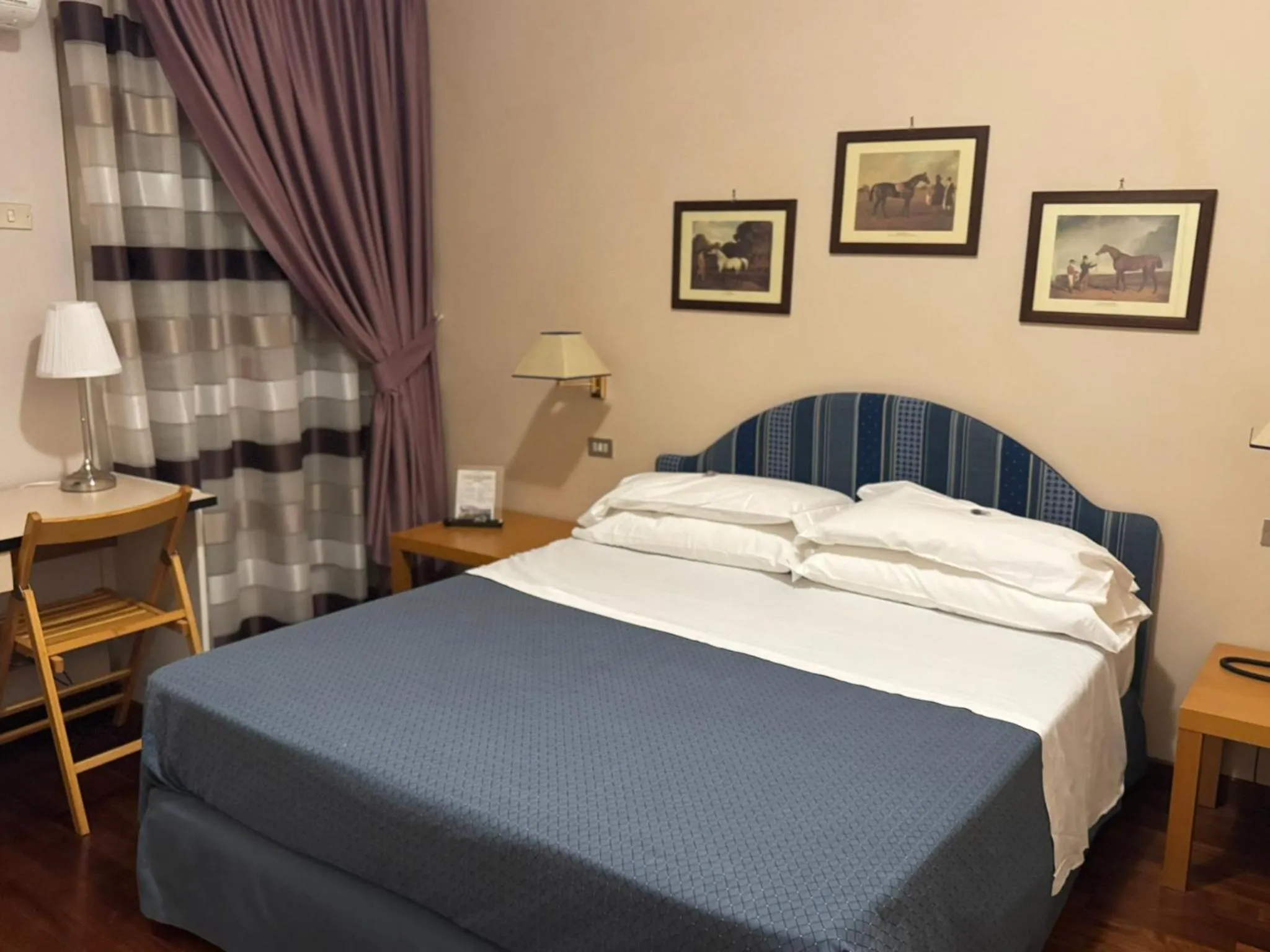 Bed in Hotel Armando' s