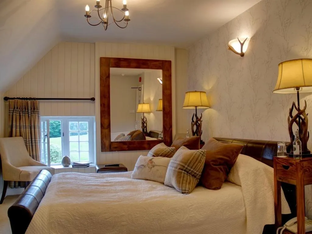 Other, Bed in The Holcombe