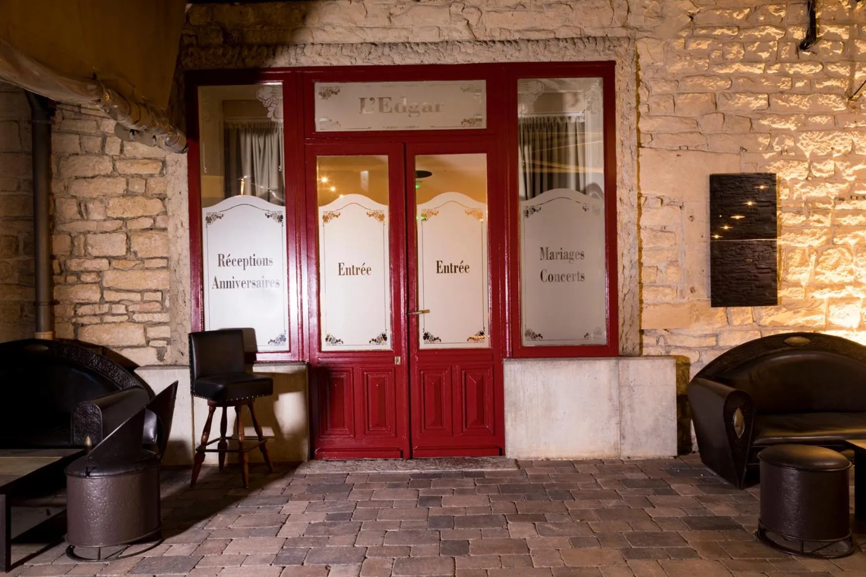 Facade/entrance in L'Edgar