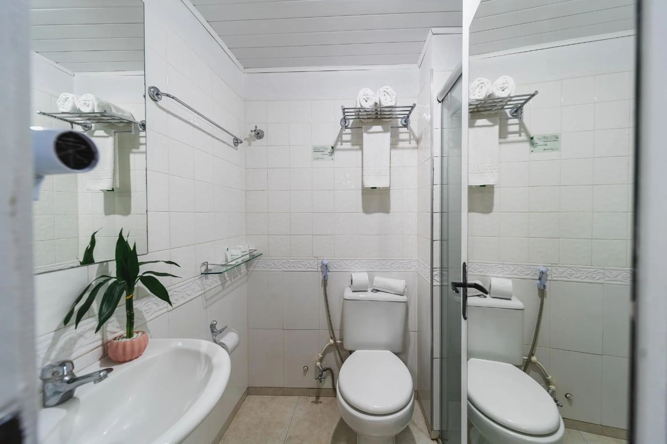 Bathroom in Hotel Nacional Inn Curitiba Estação Shopping