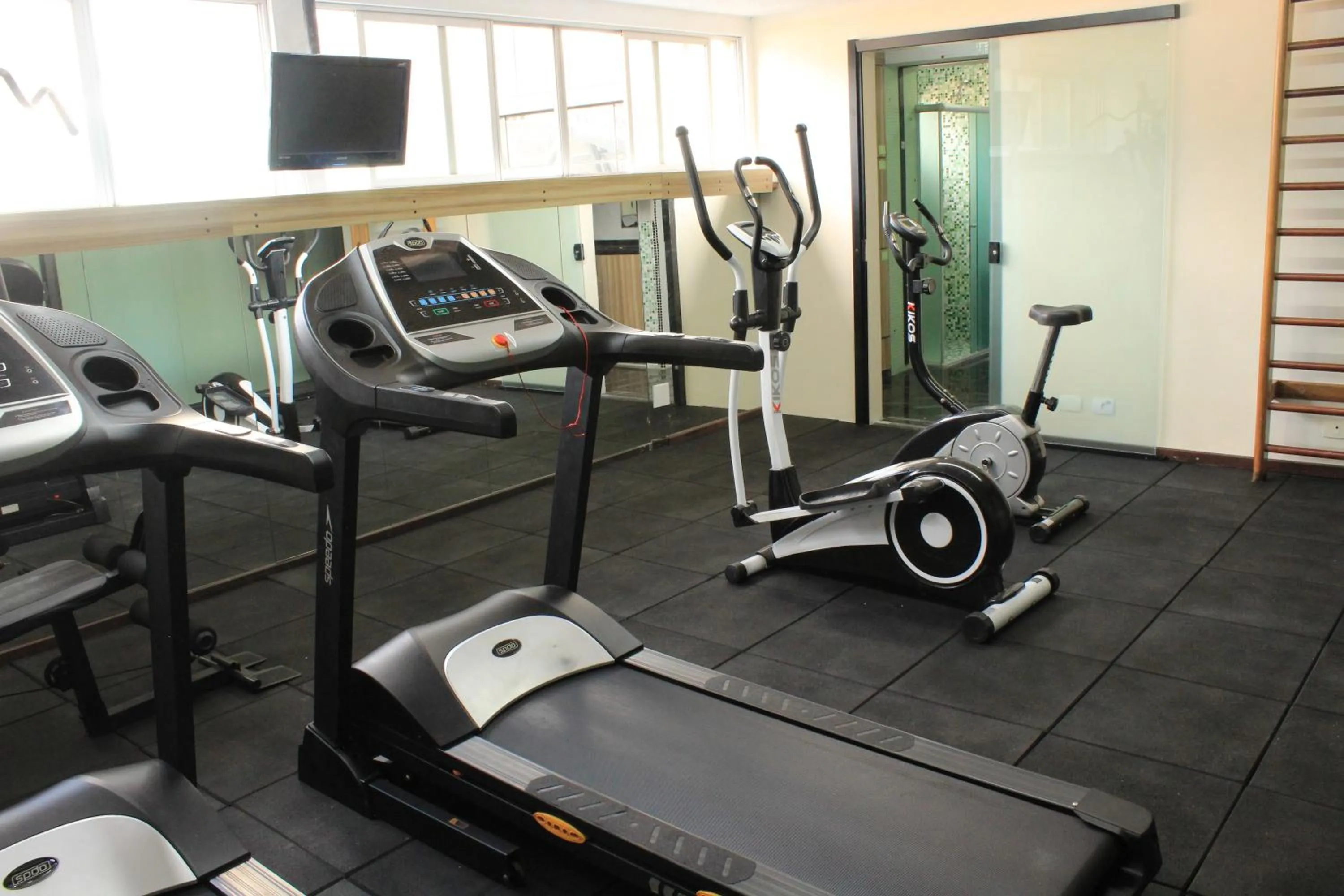 Fitness centre/facilities in Hotel Nacional Inn Curitiba Estação Shopping