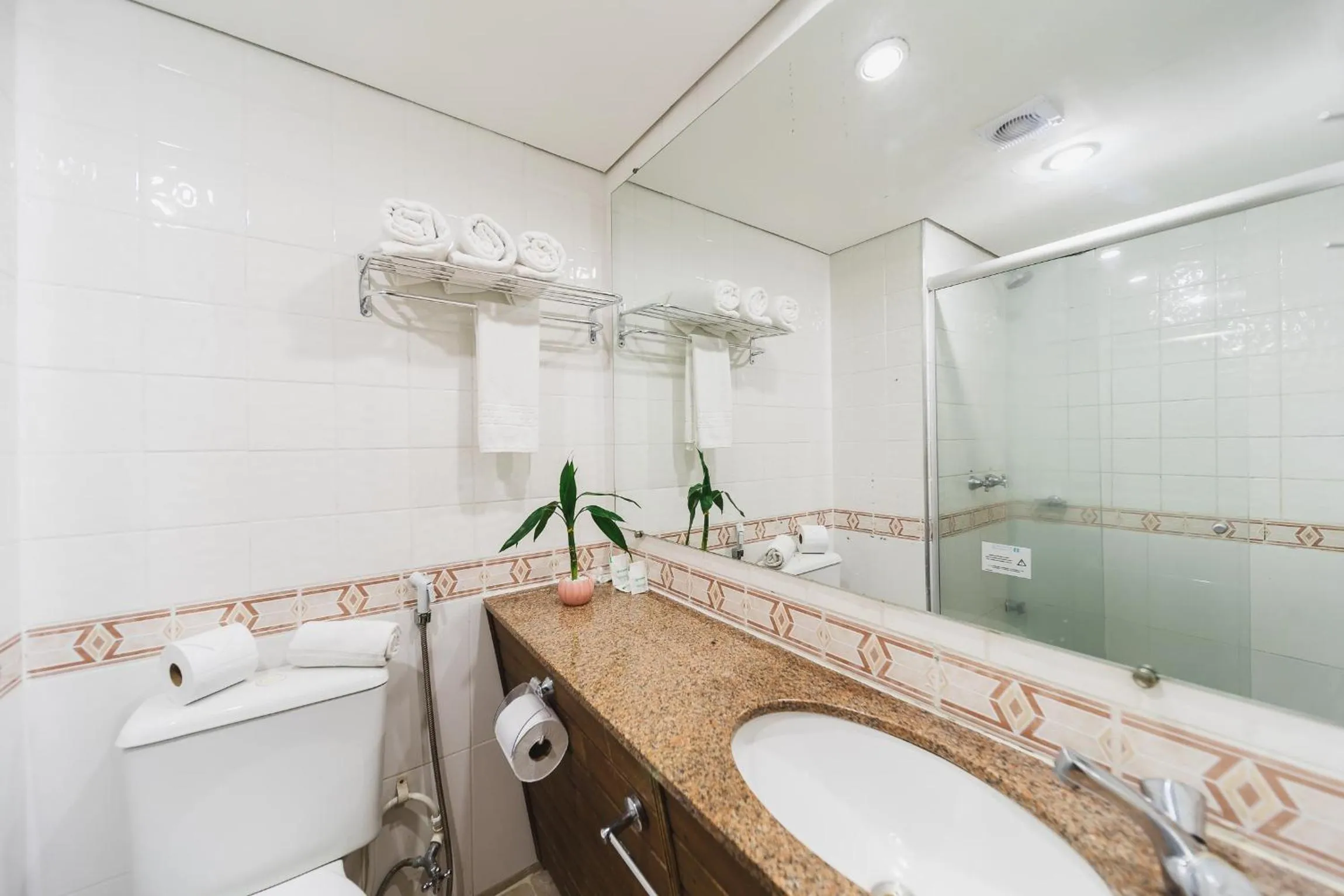 Bathroom in Hotel Nacional Inn Curitiba Estação Shopping