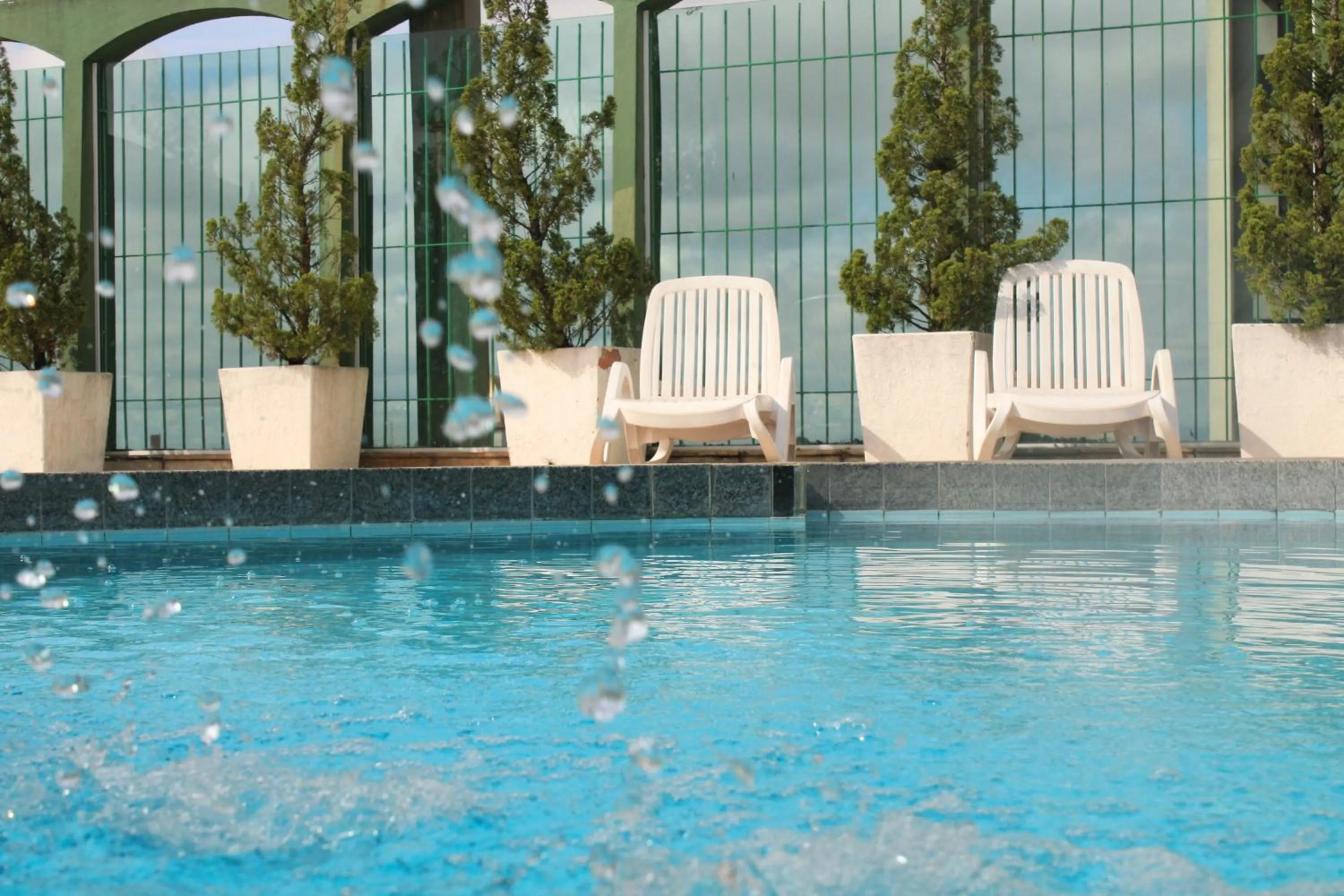 Swimming pool in Hotel Nacional Inn Curitiba Estação Shopping